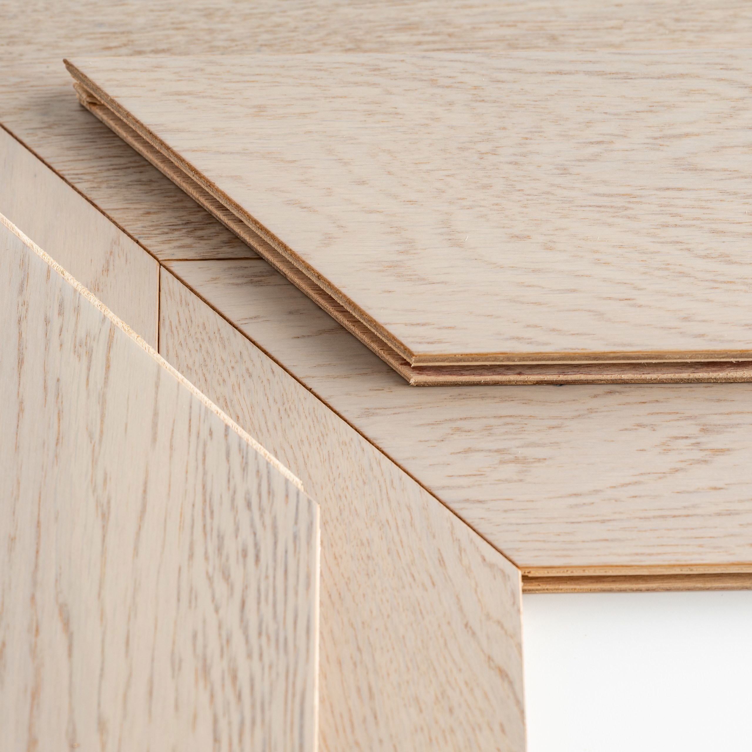 Изображение товара Инженерная доска Erste Flooring французская ёлка Ванильный 23 класс 14 мм с фаской 0.938 м²