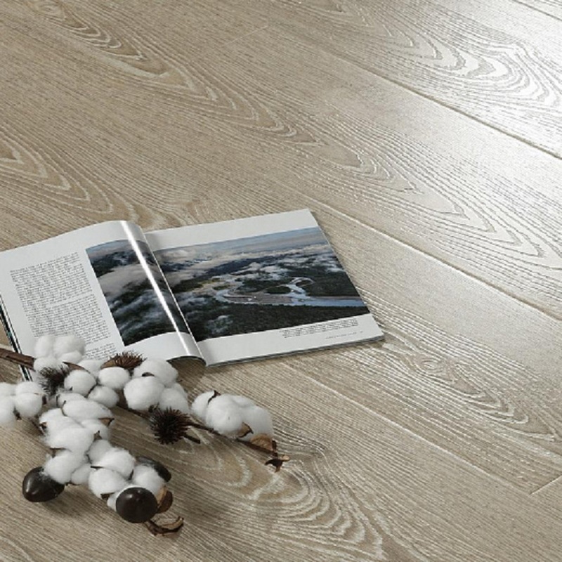 Изображение товара Ламинат Woodstyle Дуб Лейте 33 класс 12 мм с фаской 2.31 м2