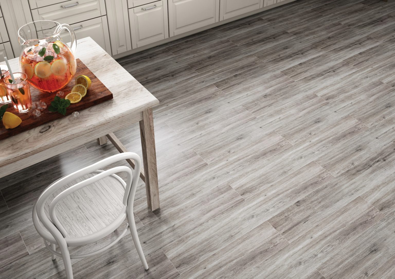 Изображение товара Напольная керамогранитная плитка Woodmax grafit 120x19 см из Польши для интерьера