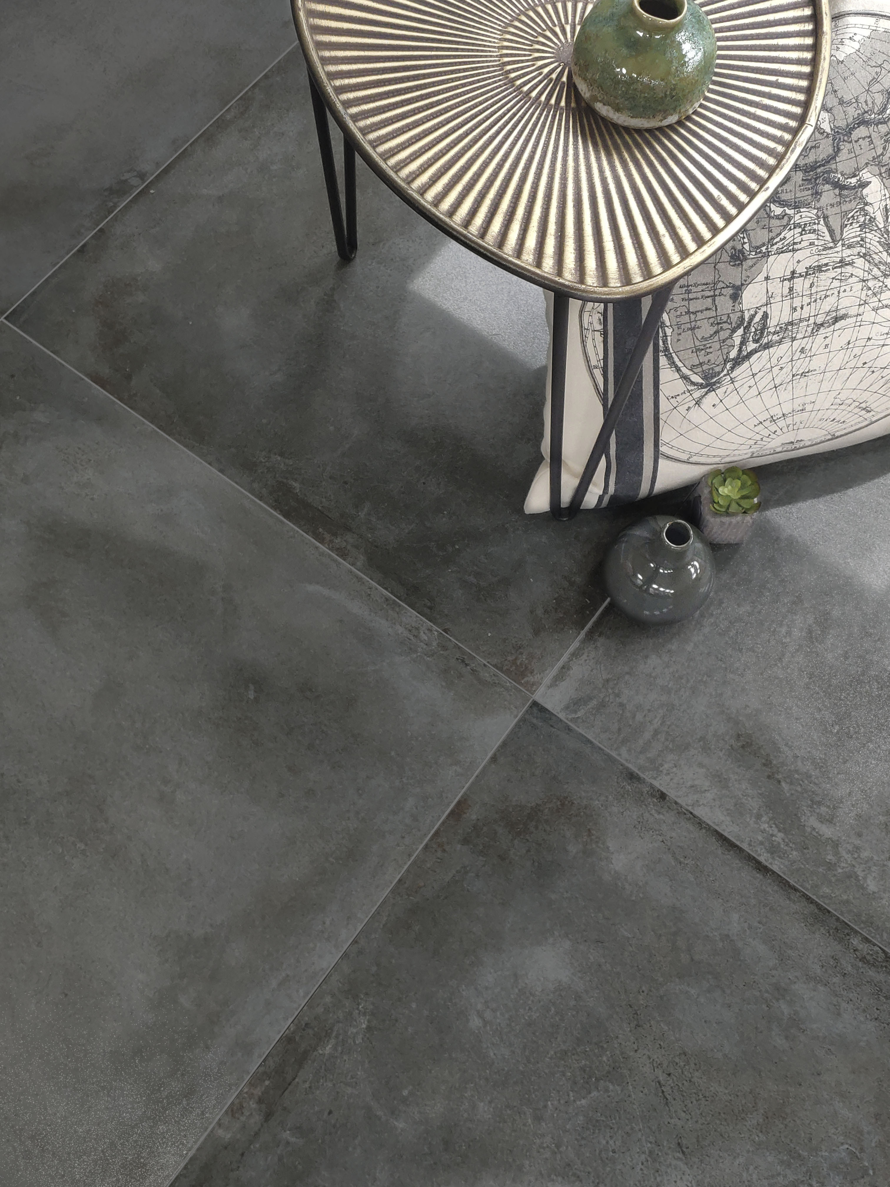 Изображение товара Керамогранит Azteca San francisco Lux Grafite 60x60см 1.08 м² цвет графит глянец