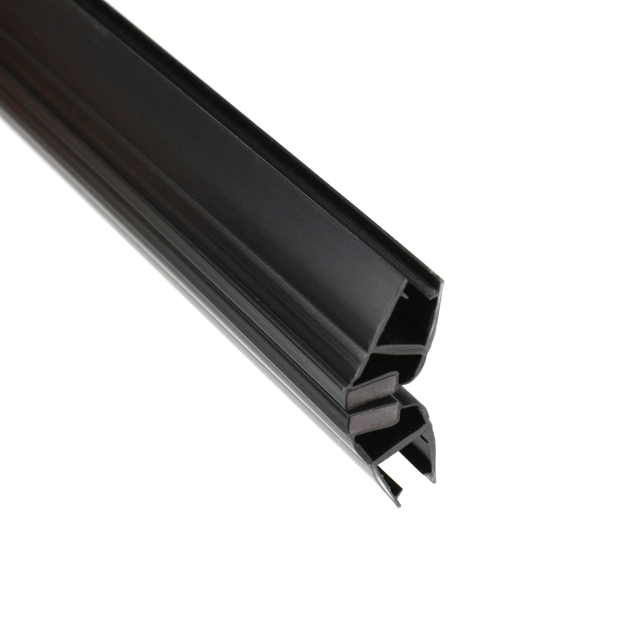 Изображение товара Магнитный уплотнитель для душевой кабины 8 мм 2 м угол 135° черный