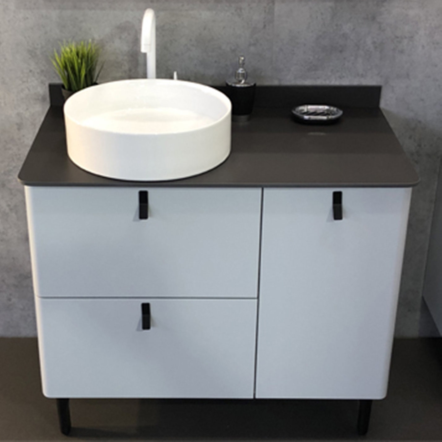 Изображение товара Тумба под раковину Comforty Сорренто с раковиной 90.5 см светло-серая