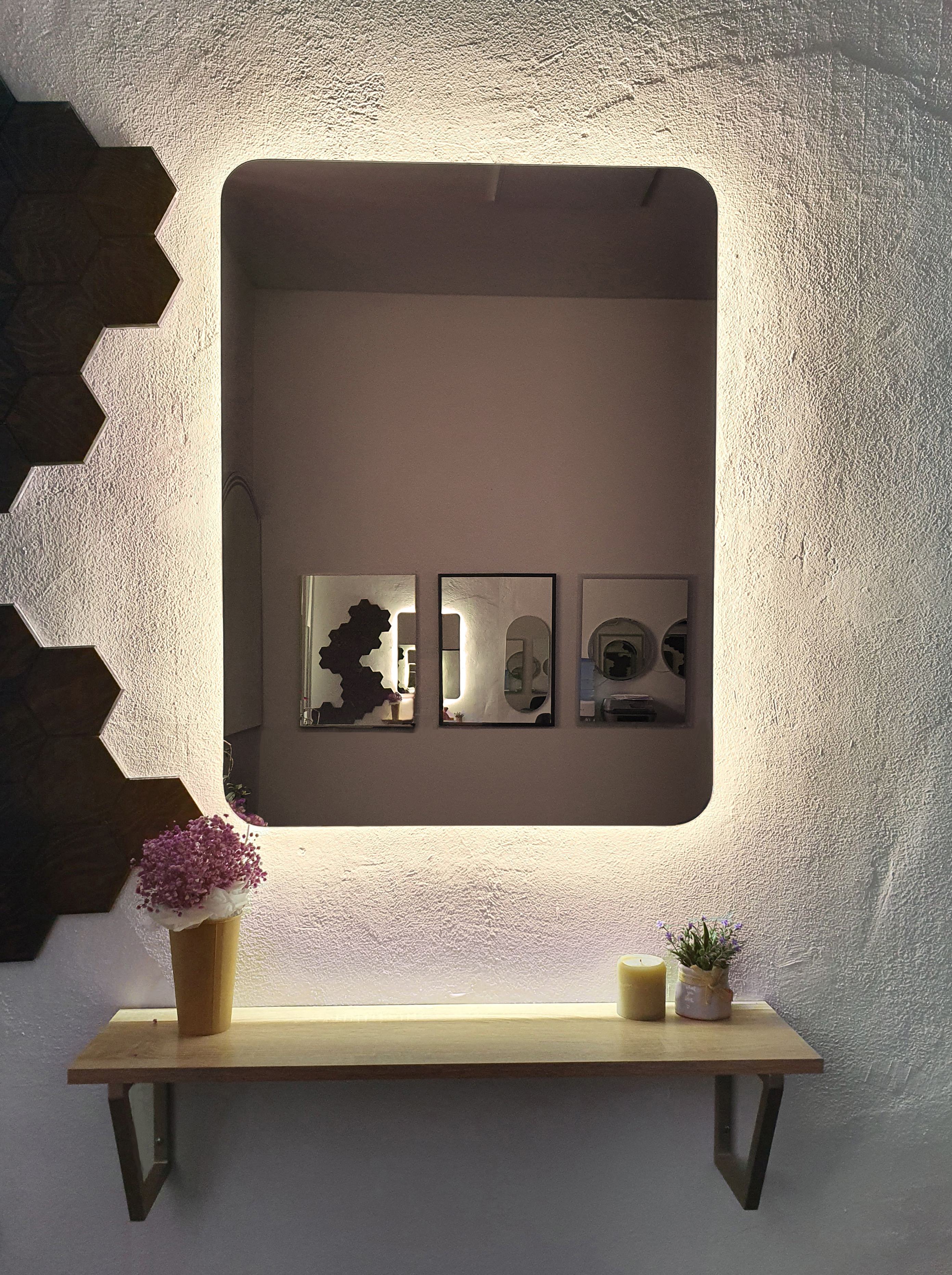 Изображение товара Зеркало в ванную с подсветкой Alfa mirrors Olga 57 50x70 см с сенсорным выключателем