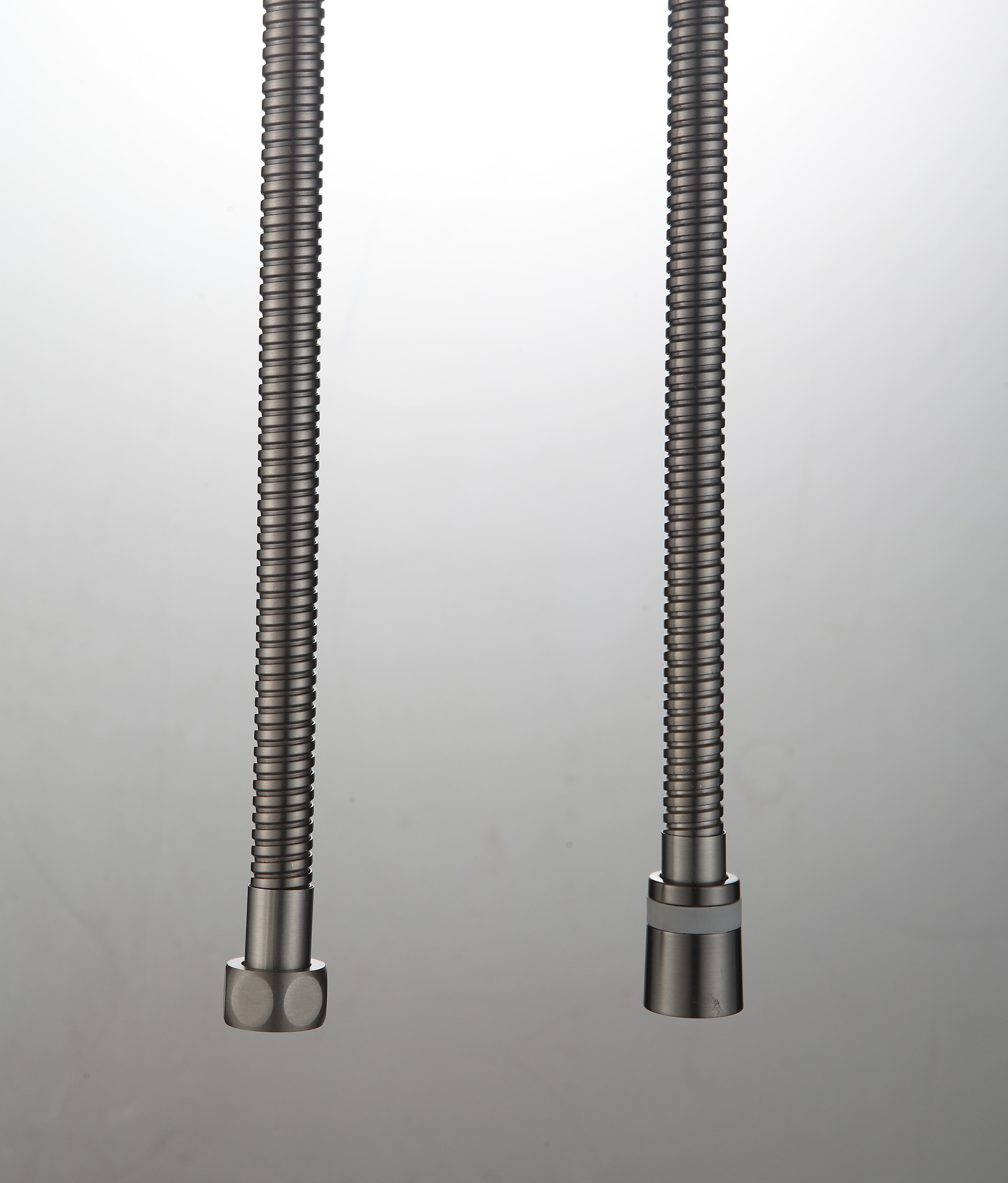 Изображение товара Душевой шланг RAGLO 1.5м графит металическая оплетка нержавеющая сталь