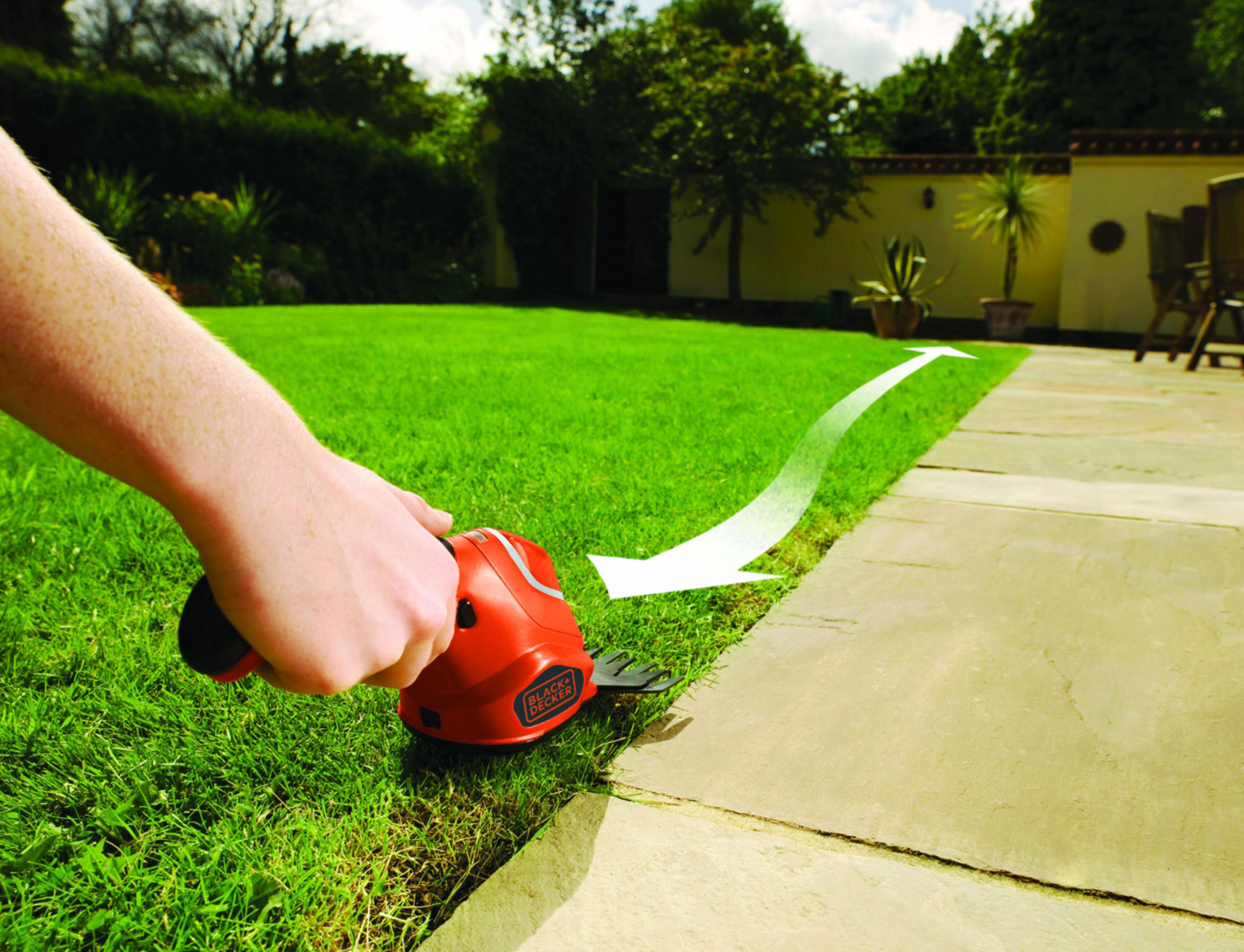 Изображение товара Садовые ножницы аккумуляторные Black+Decker GSL700KIT 7 В с комплектом аксессуаров