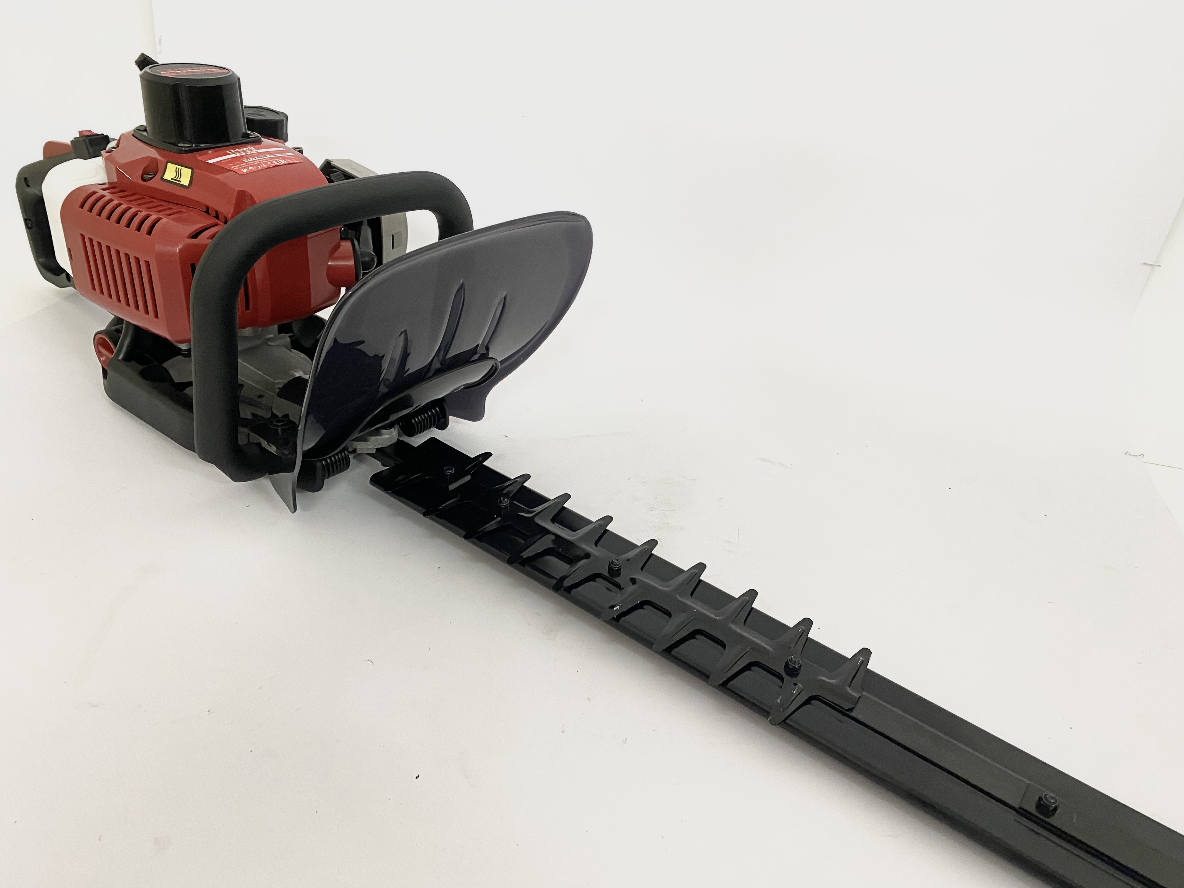 Изображение товара Бензиновый кусторез Crown CT20114 0.88 л.с. 640 мм нож, антивибрация, регул рукоятка