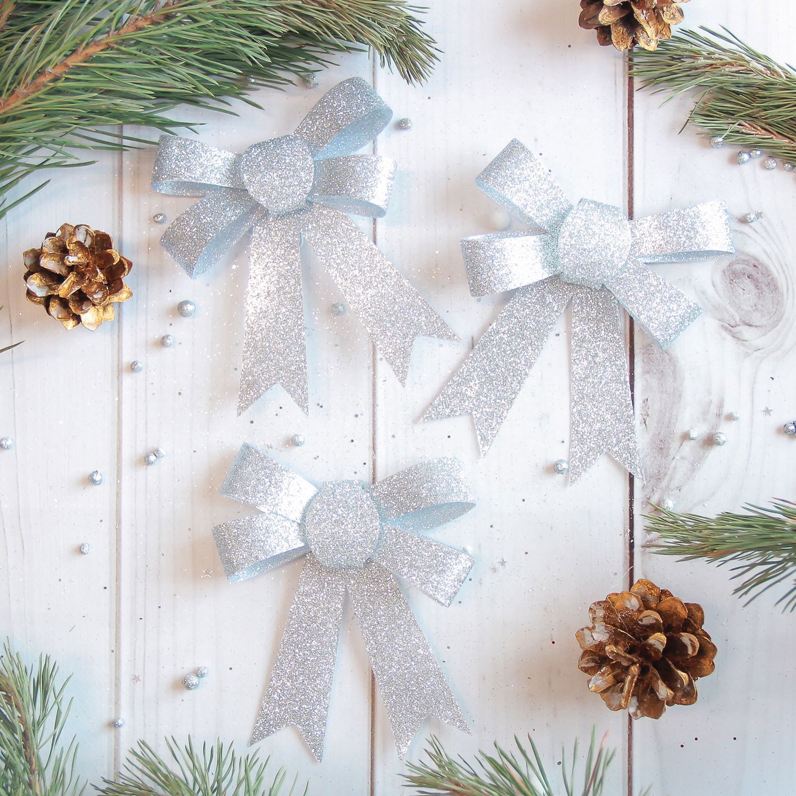 Изображение товара Набор елочных игрушек Бант блеск Зимнее волшебство 3 шт 9 см серый серебристый