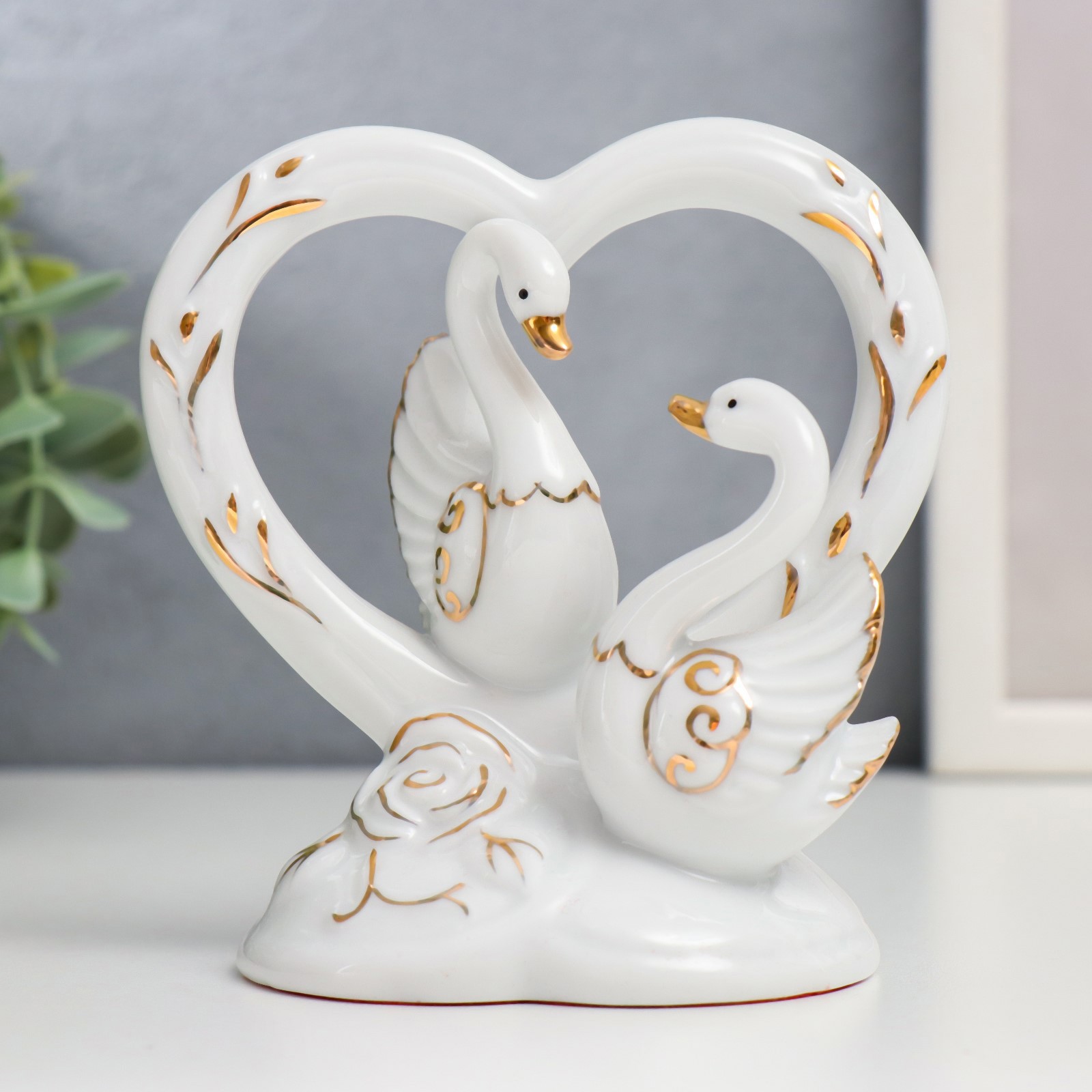 Изображение товара Фигурка сувенирная Simaland Два лебедя у сердца 12x10.5x7 см