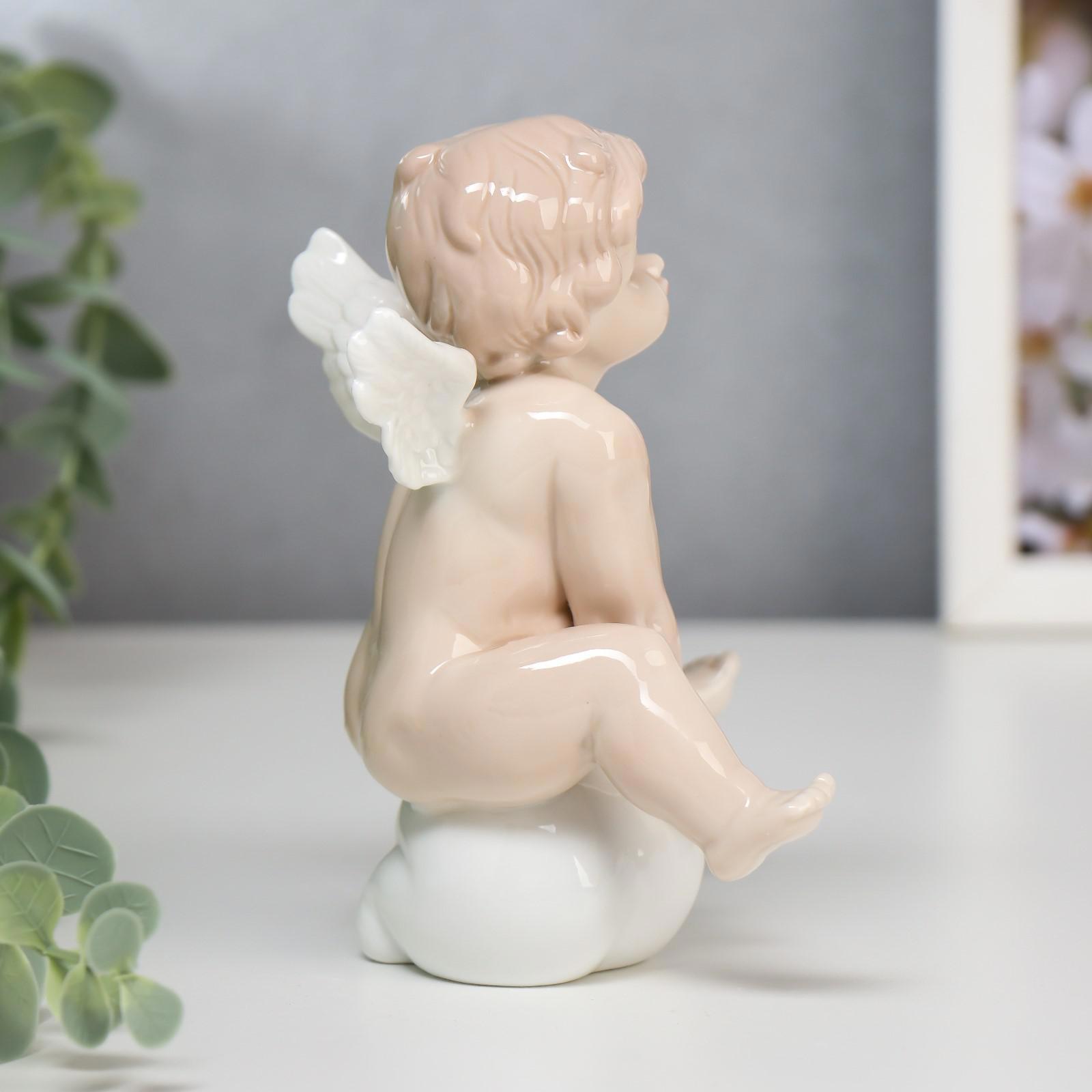 Изображение товара Ангелочек-карапуз на облаке — керамическая фигурка 14x10x7,5 см