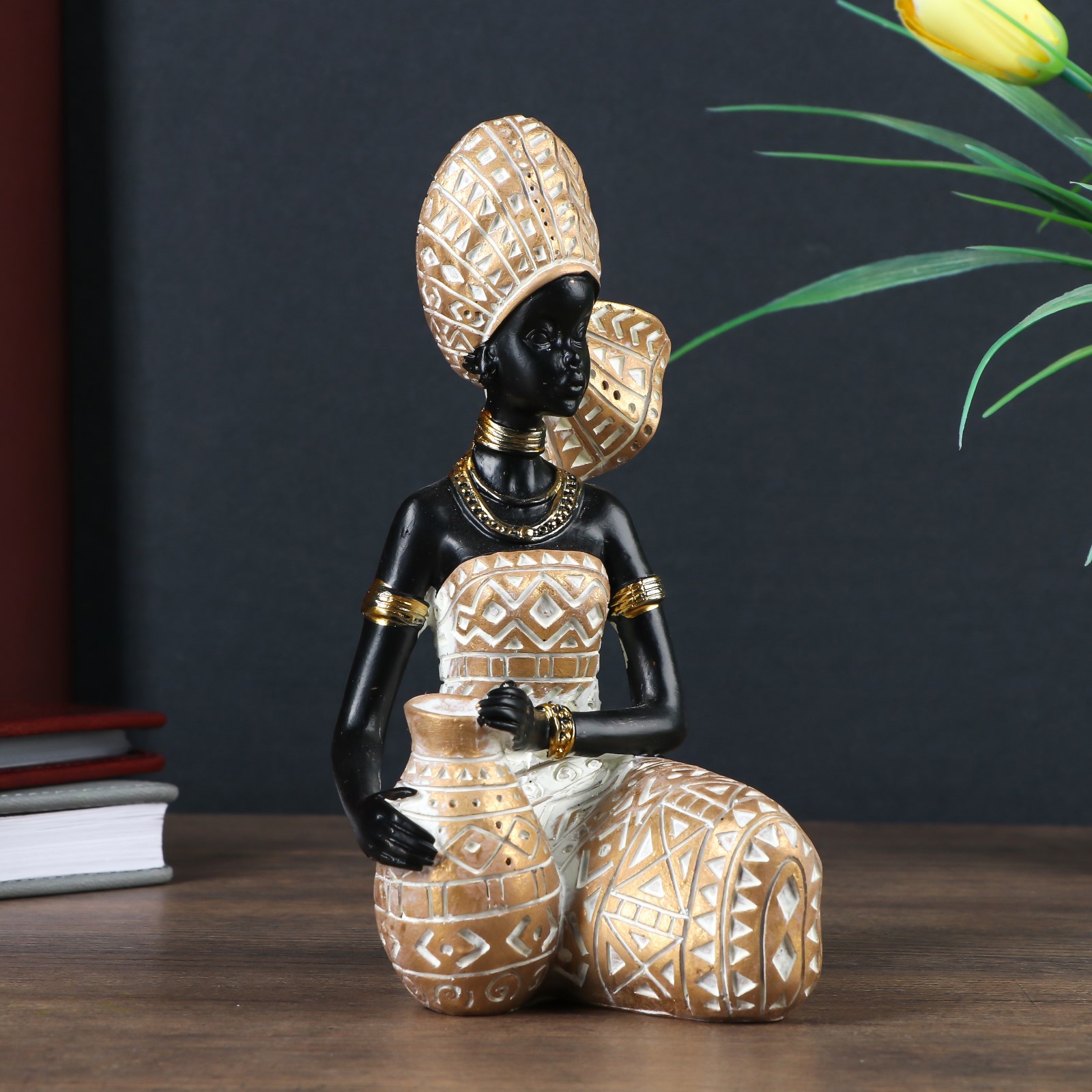 Изображение товара Simaland Африканка в золотом платье с орнаментом, кувшин, 18x10x13 см