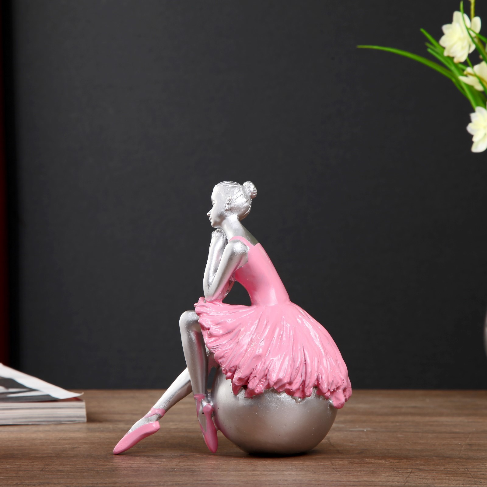 Изображение товара Фигурка сувенирная Simaland "Балерина в розовой пачке на шаре" 16 см