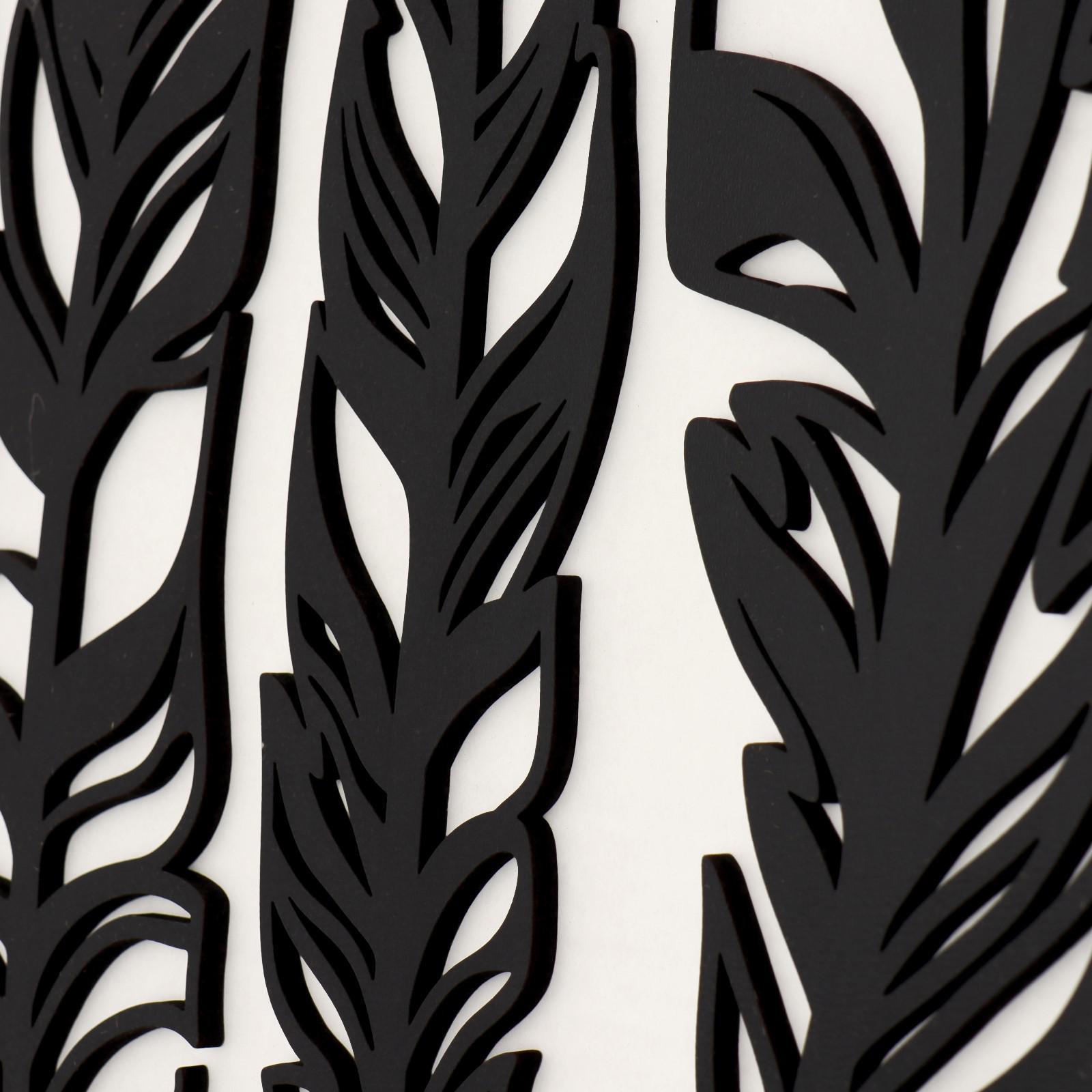 Изображение товара Панно Перья 39x50 см — черное декоративное изделие из ХДФ