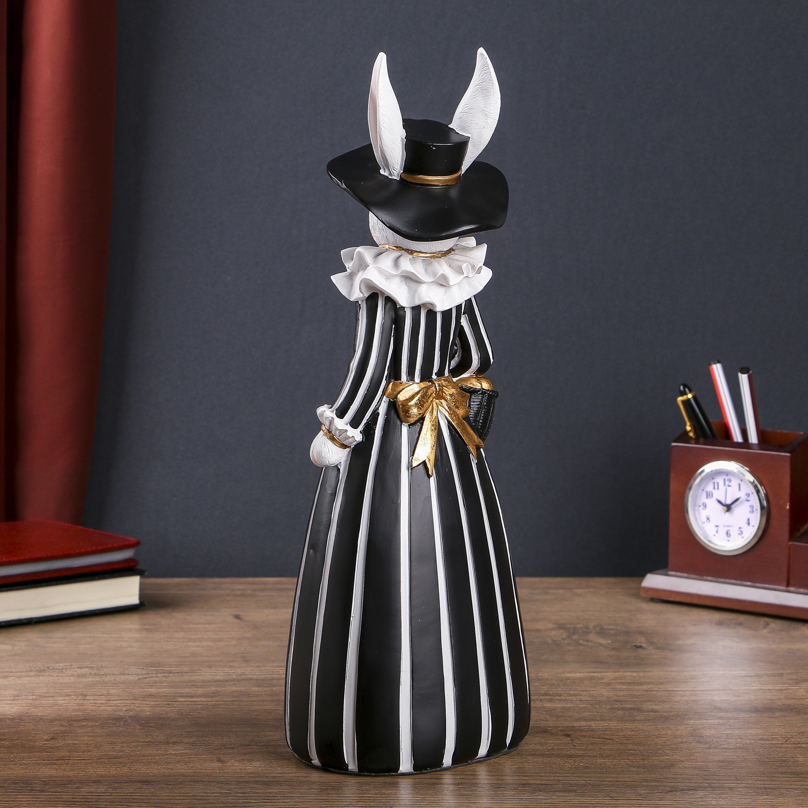 Изображение товара Сималанд Зайка-придворная дама с корзинкой — декоративная фигура, 35 см