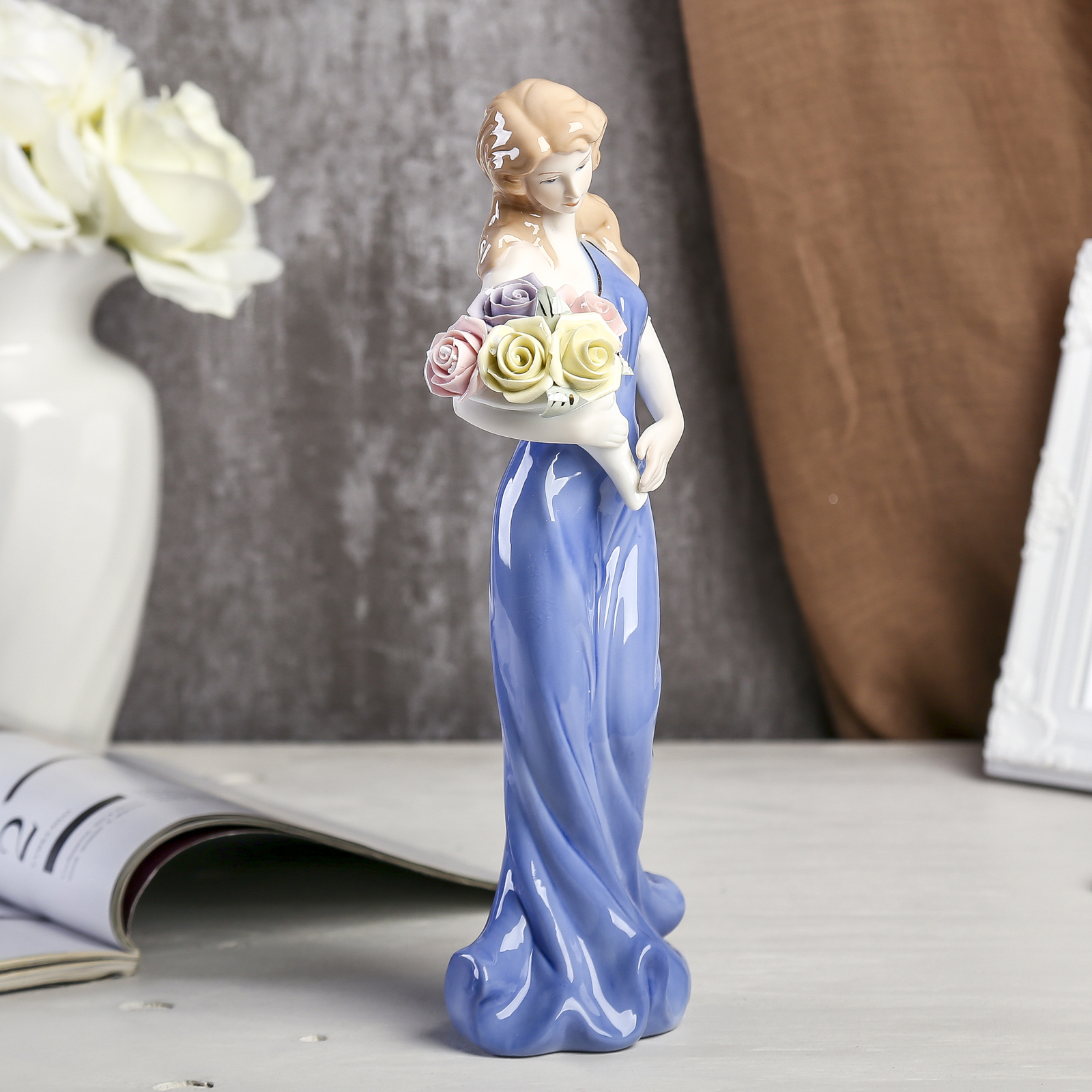 Изображение товара Сувенир Simaland "Леди с букетом" 30x10x10 см