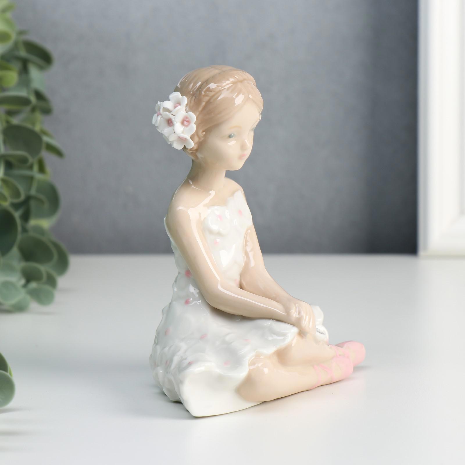 Изображение товара Сувенир Simaland Балеринка в платье с белыми цветами 12.2x6.9x10.7 см