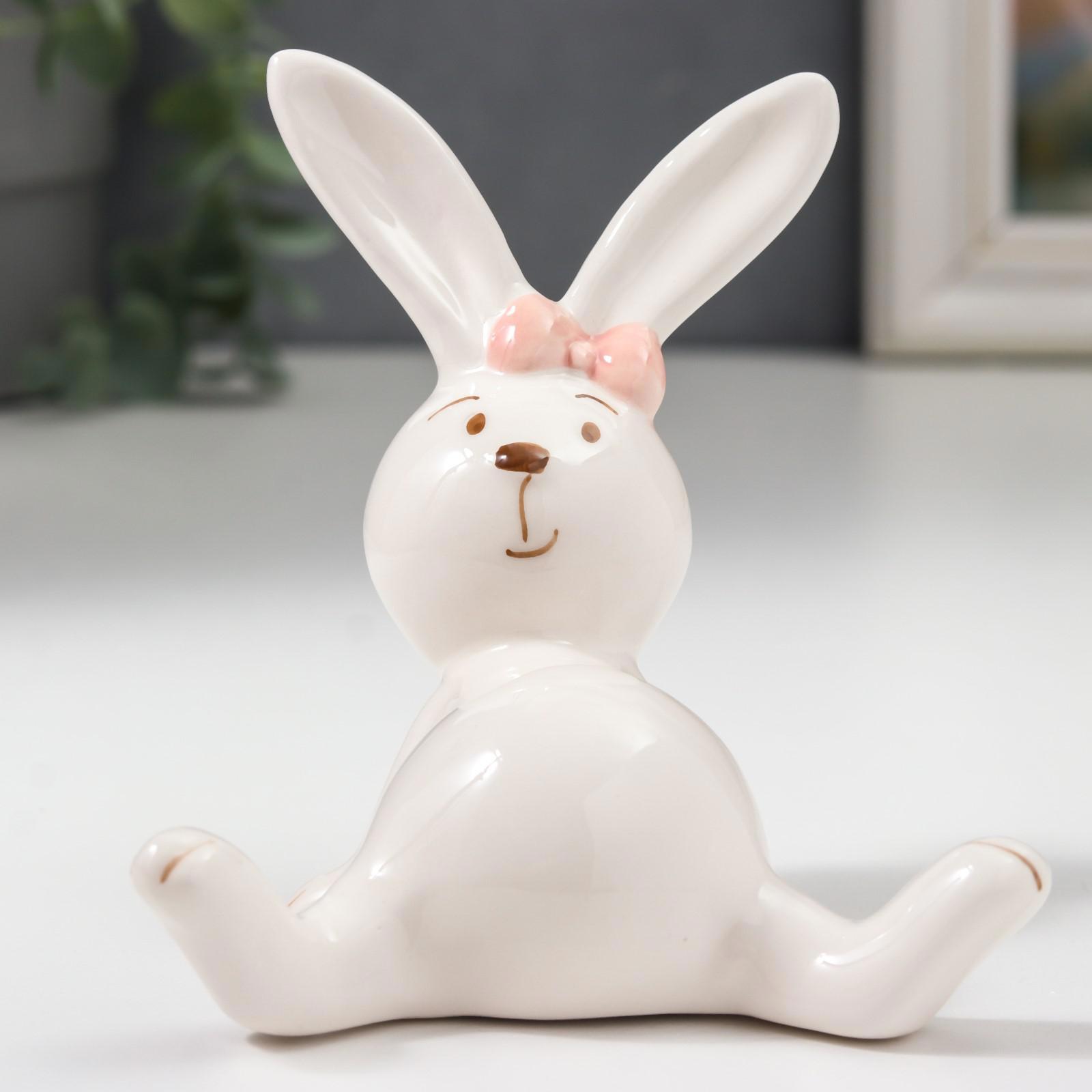 Изображение товара Сувенир Simaland "Белая зайка с розовым бантом" 10.5x8.8x9.9 см