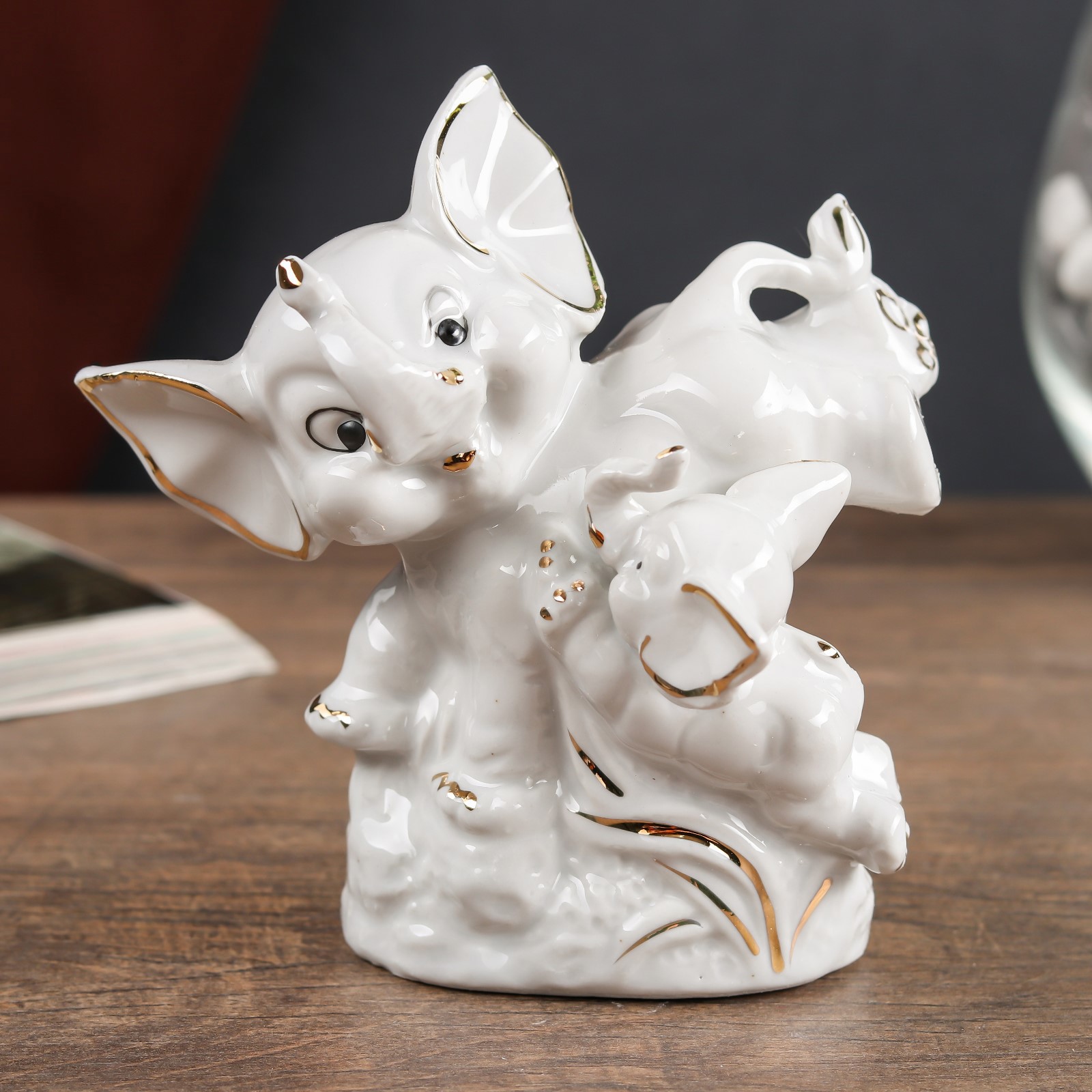 Изображение товара Сувенир Simaland Игры слонят белые с золотом 10x6x10.2 см