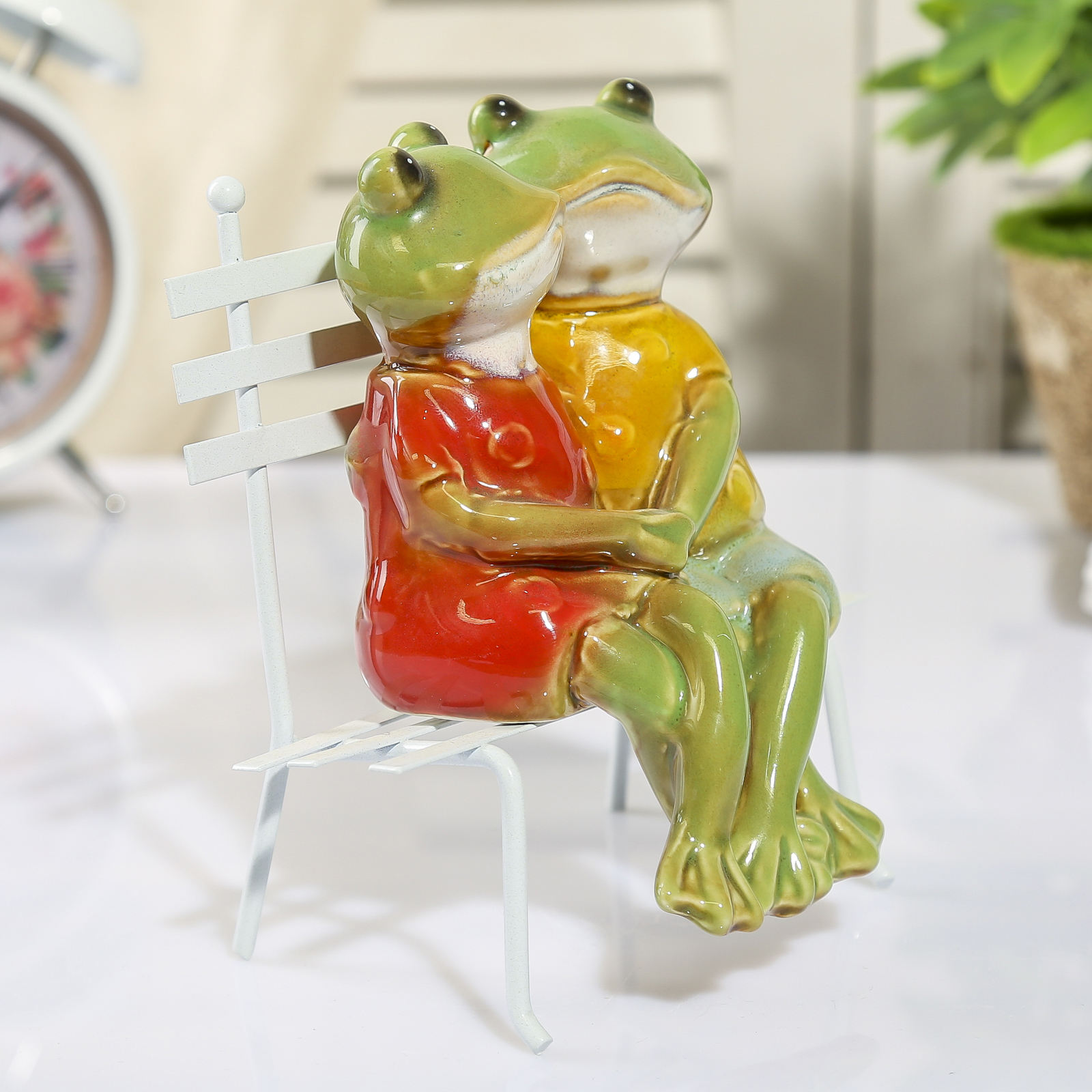 Изображение товара Сувенир Simaland Лягушата на скамеечке 14x12.5x9.5 см Изображение товара Сувенир Simaland Лягушата на скамеечке 14x12.5x9.5 см