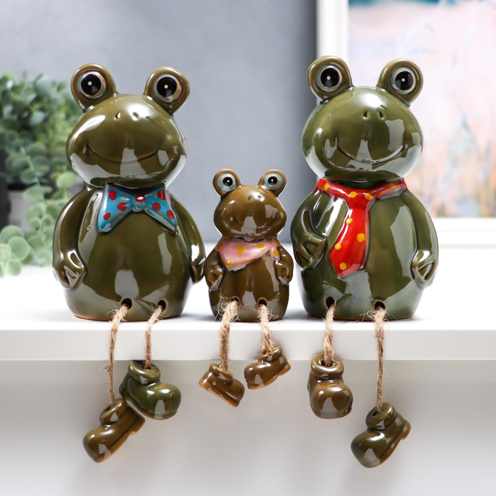 Изображение товара Сувенир Simaland Нарядная лягушачья семья набор 3 шт 16x9.5x8 см