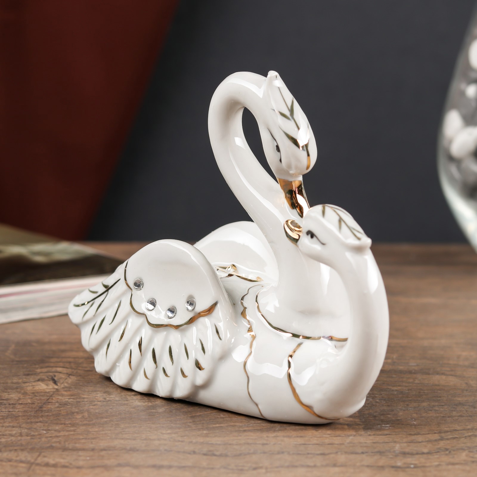 Изображение товара Сувенир Simaland "Поцелуй лебедей" белые, стразы с 2-х сторон 10x5.5x13 см