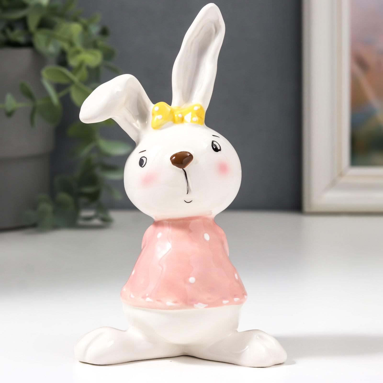 Изображение товара Сувенир Simaland "Стеснительная зая в розовой кофточке, с жёлтым бантом" 14.3x6.6x9.8 см