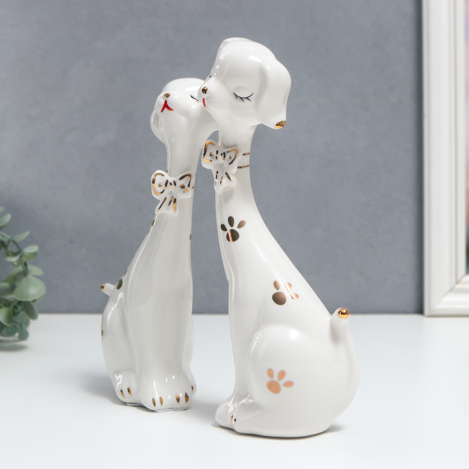 Изображение товара SIMALAND Спящие пёсики с бантиками и лапками — набор 2 шт, белые, 19x6/20x6 см