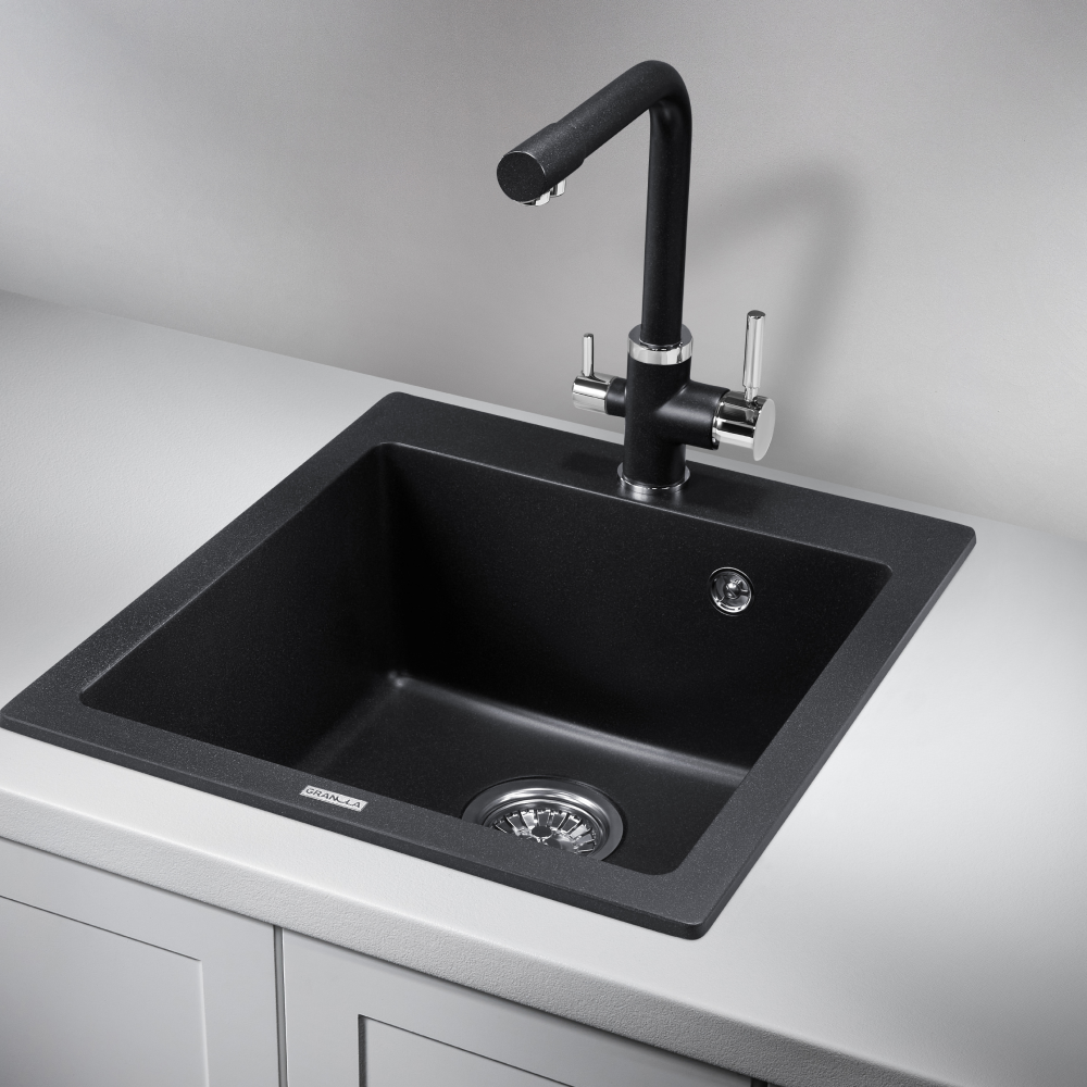 Изображение товара Кварцевая кухонная мойка GRANULA GR-4651 465x510 мм черная с глубокий чашей