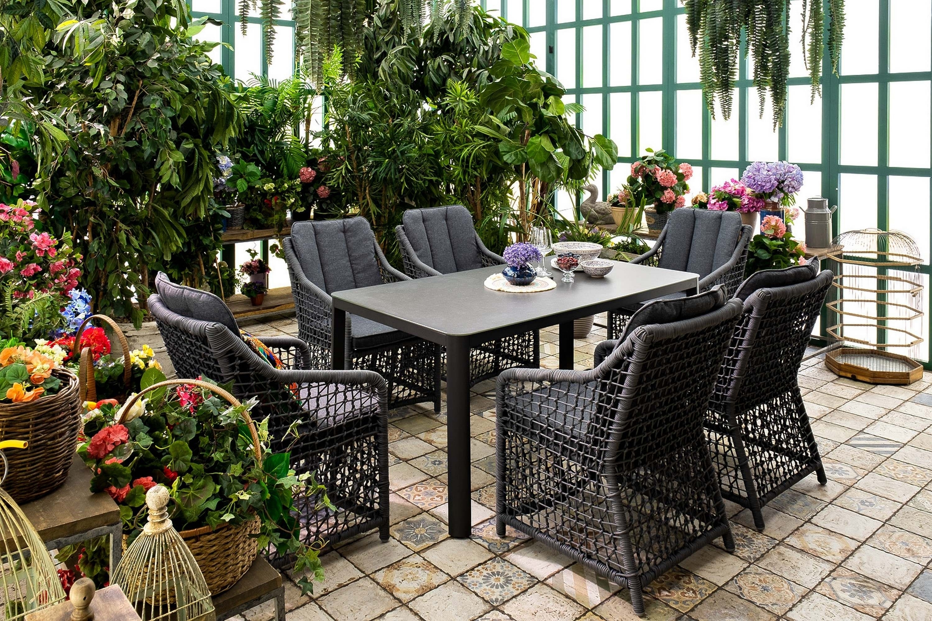 Изображение товара Садовый стол Joygarden 41002 из алюминия и стекла для улицы и дома