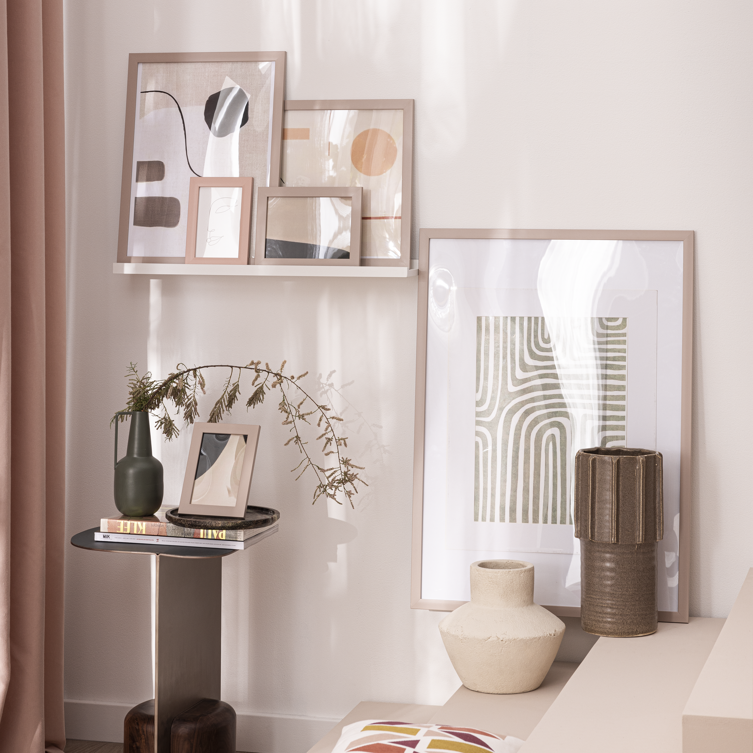 Изображение товара Настенная полка Spaceo White Marble 60x10 см МДФ белый мрамор стильный дизайн