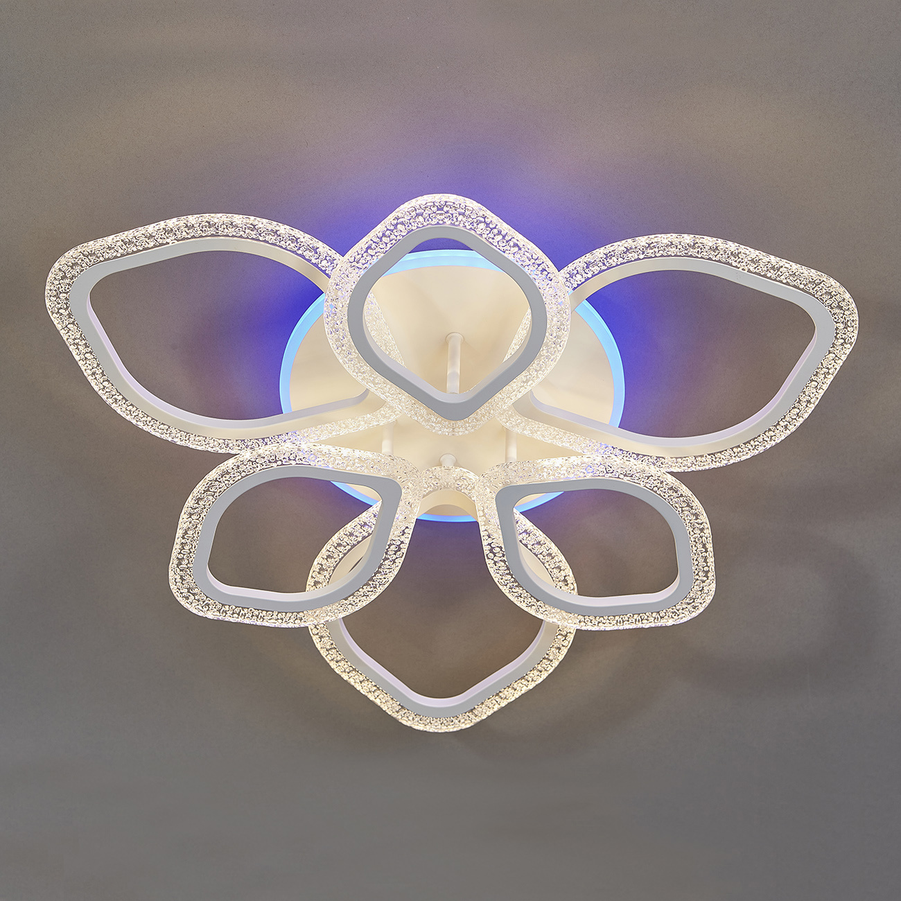 Изображение товара Люстра потолочная светодиодная Escada Bubble с пультом и эффектом воздушных пузырей