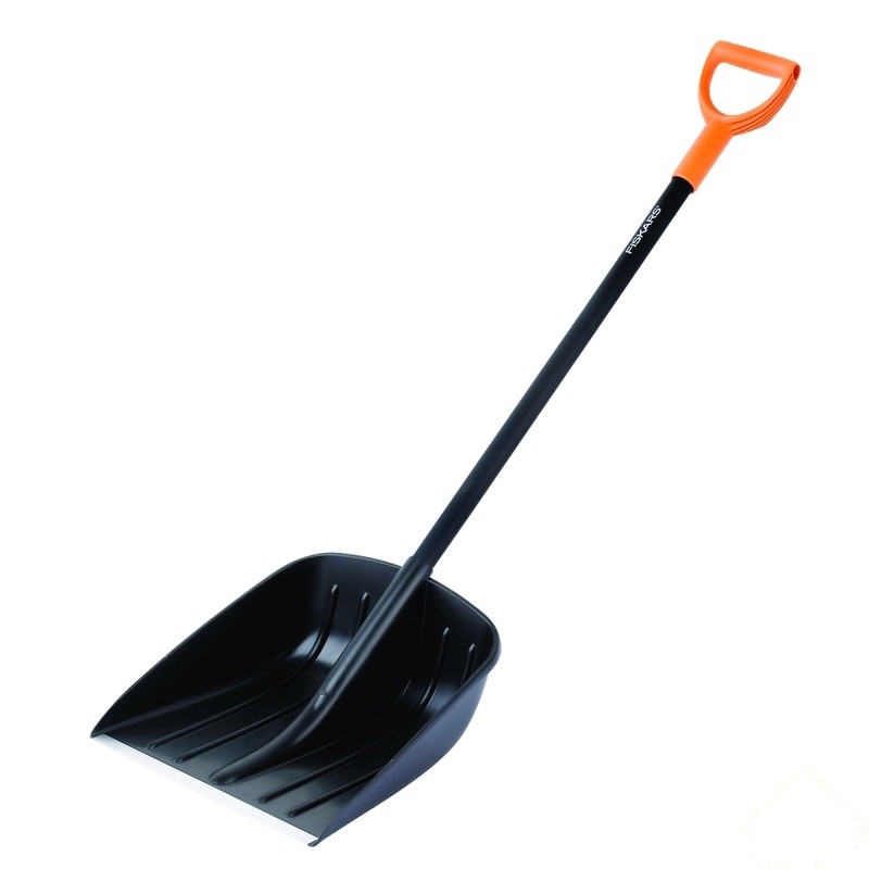 Изображение товара Лопата для уборки снега Fiskars 130 см легкая и удобная для зимних работ