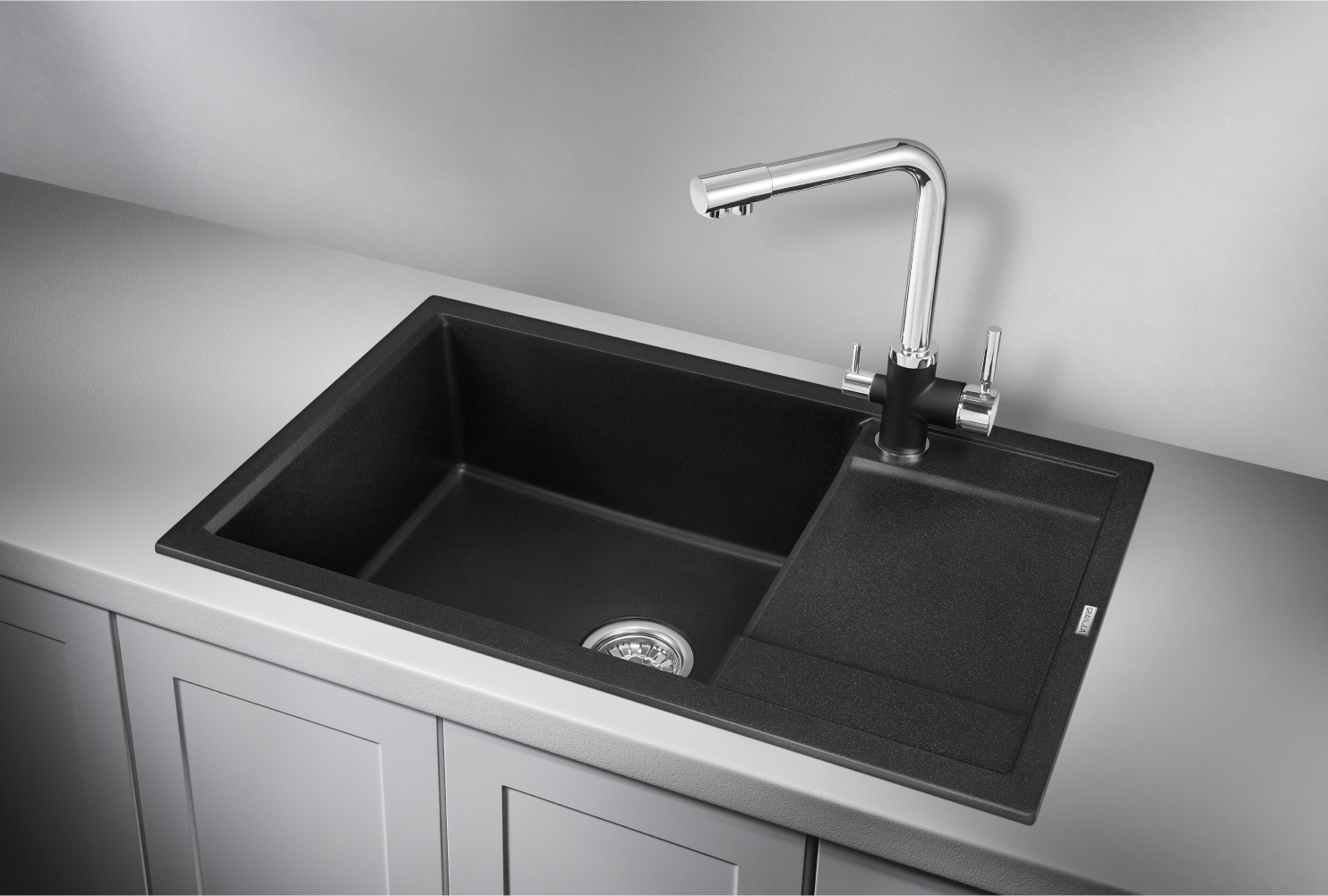 Изображение товара Мойка для кухни врезная Granula GR-7805 50x78 см глубина чаши 20 см композитный/кварц цвет черный матовый/черный мрамор