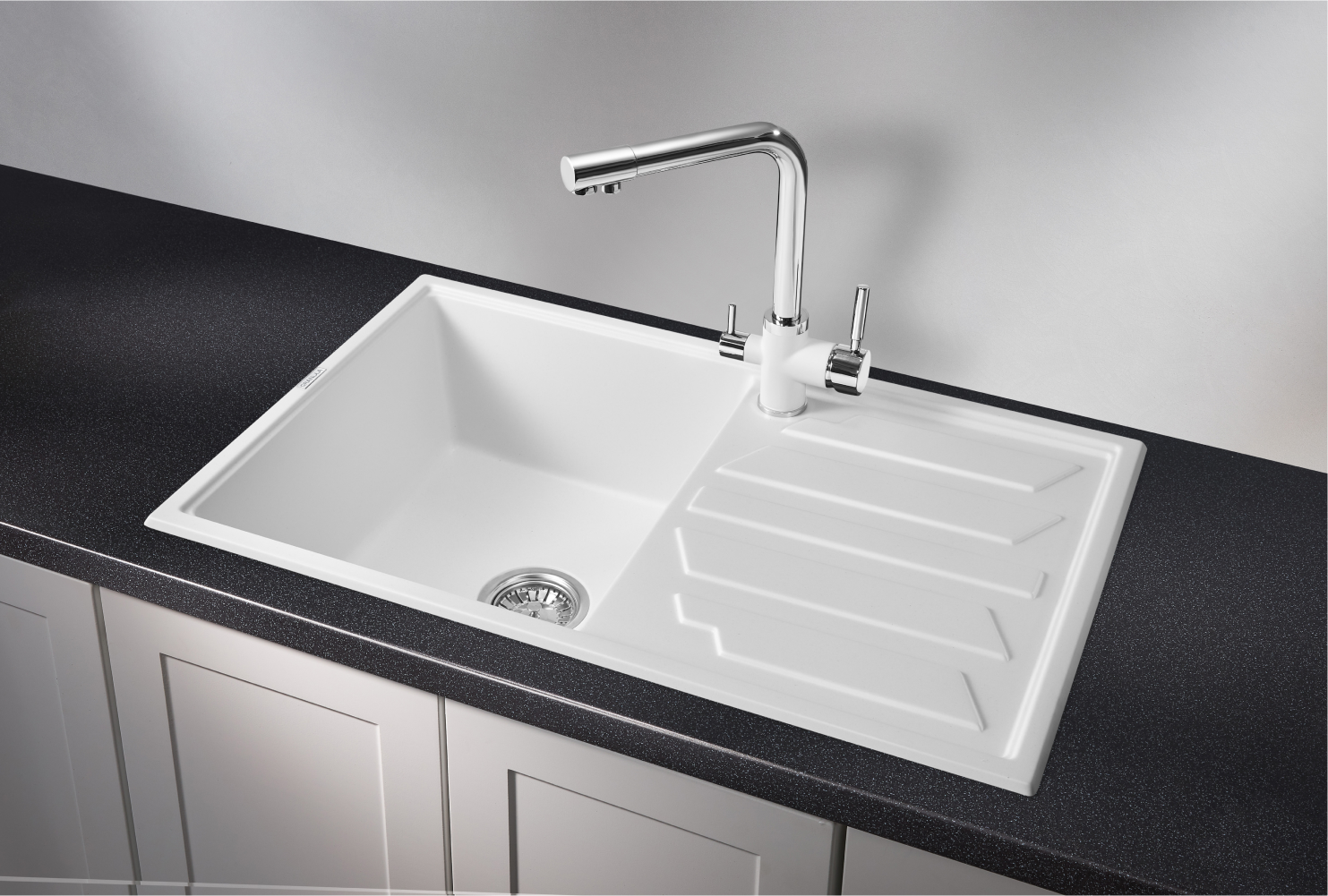 Изображение товара Врезная кухонная мойка Granula из искусственного гранита 79x23 см Арктик