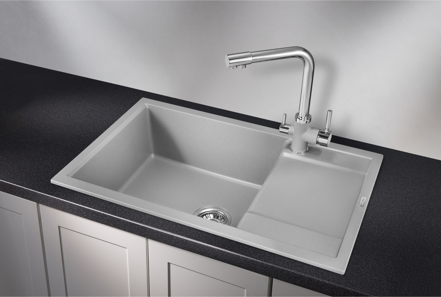 Изображение товара Кухонная мойка Granula GR-7805 из кварца алюминий 50x78x20 см