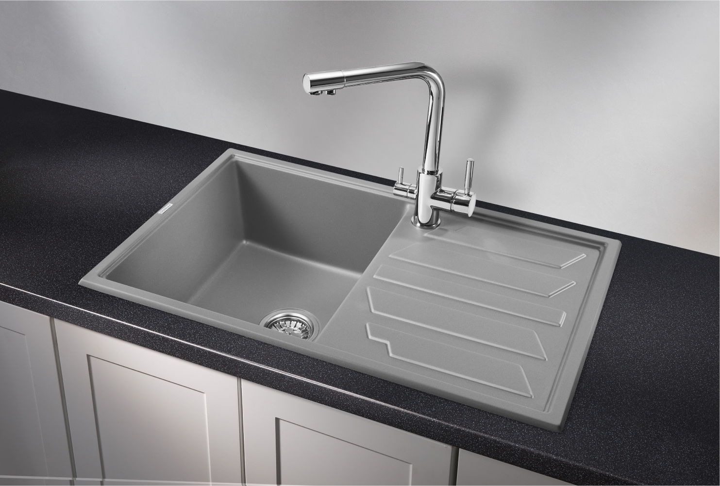 Изображение товара Врезная мойка для кухни Granula 8002 из кварцевого камня серого цвета 79x50 см