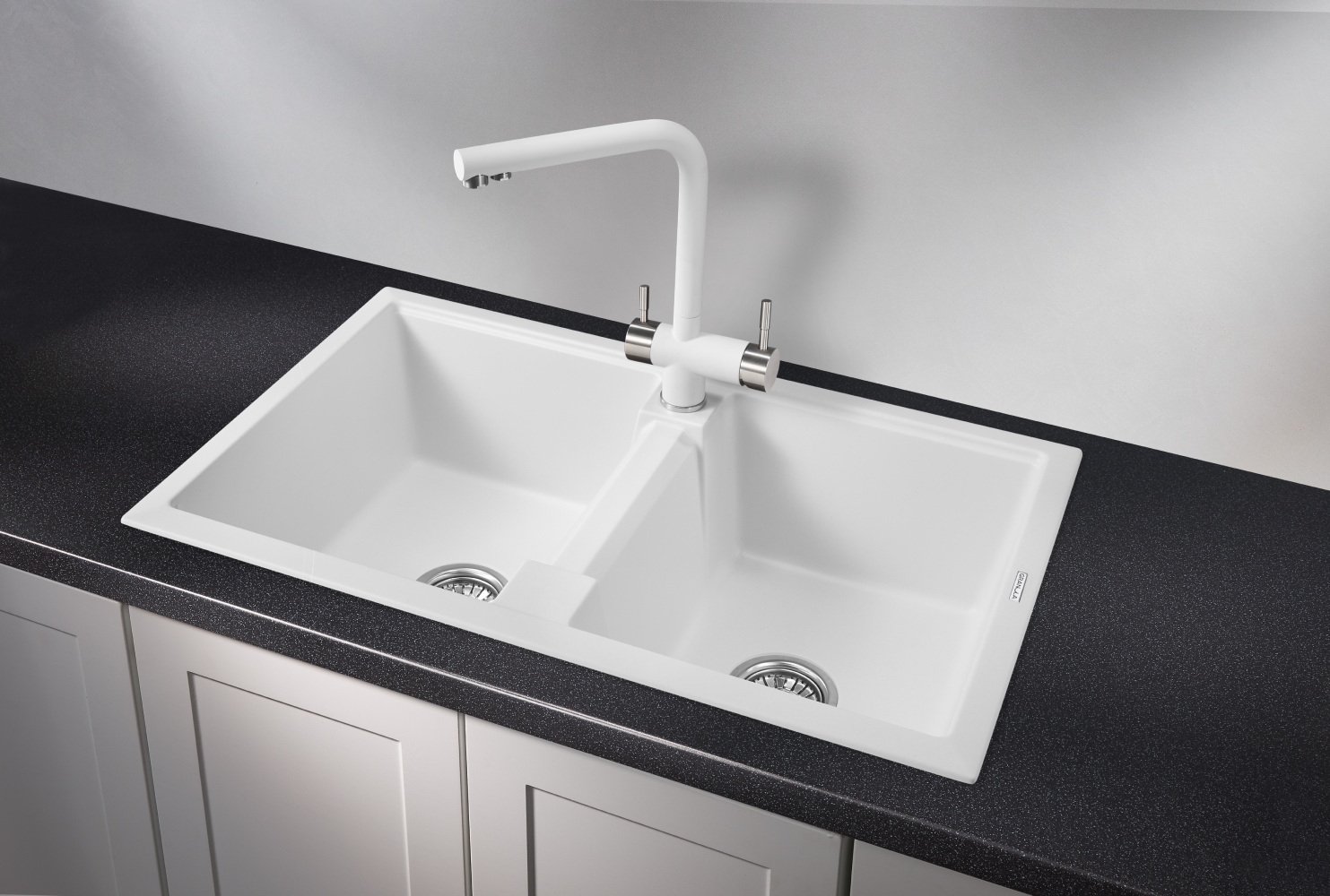 Изображение товара Кварцевая кухонная мойка GRANULA GR-8101 810x500 мм белая, врезная