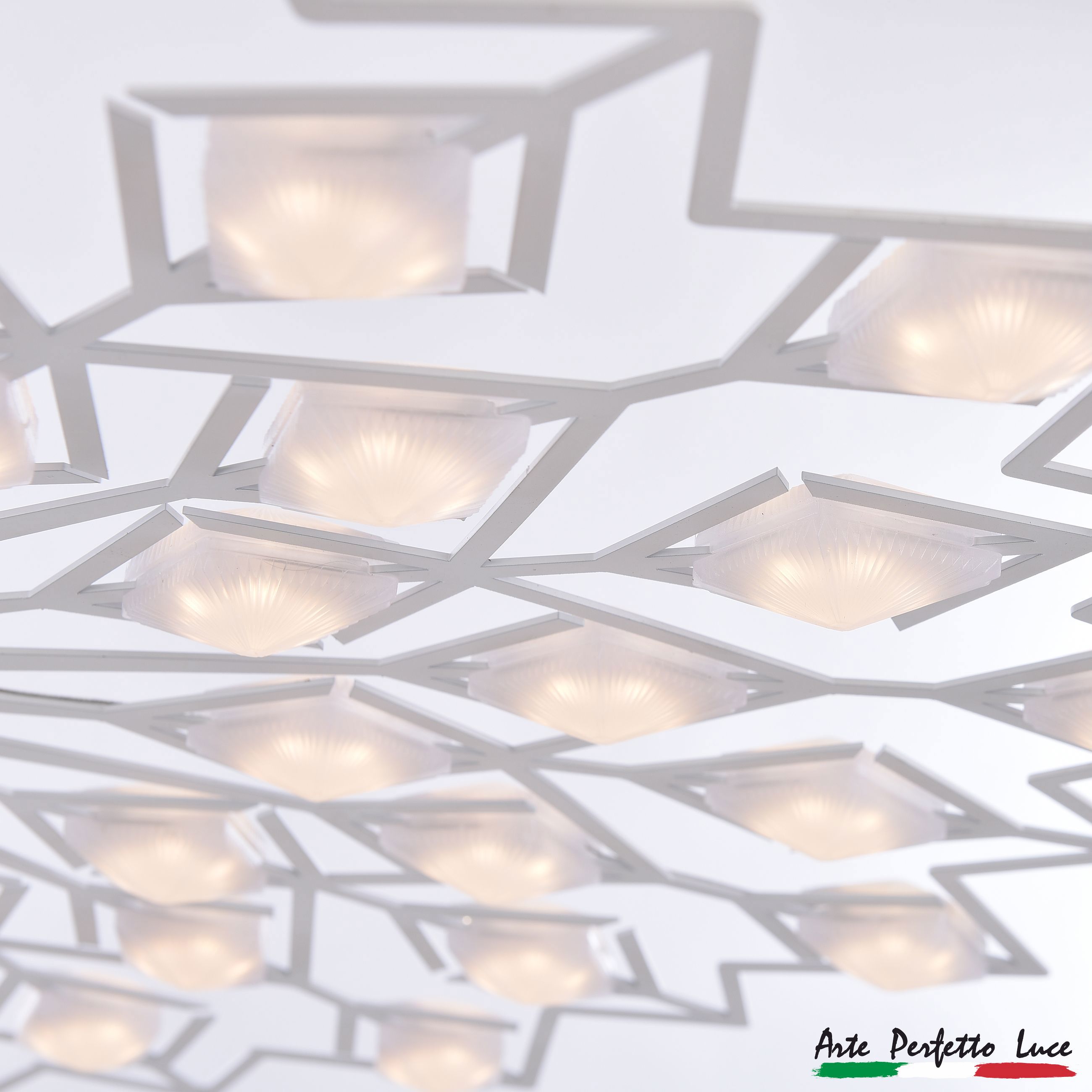 Изображение товара Люстра потолочная светодиодная Arte Perfetto luce 3307.mx8228-48w-760.white стиль хайтек