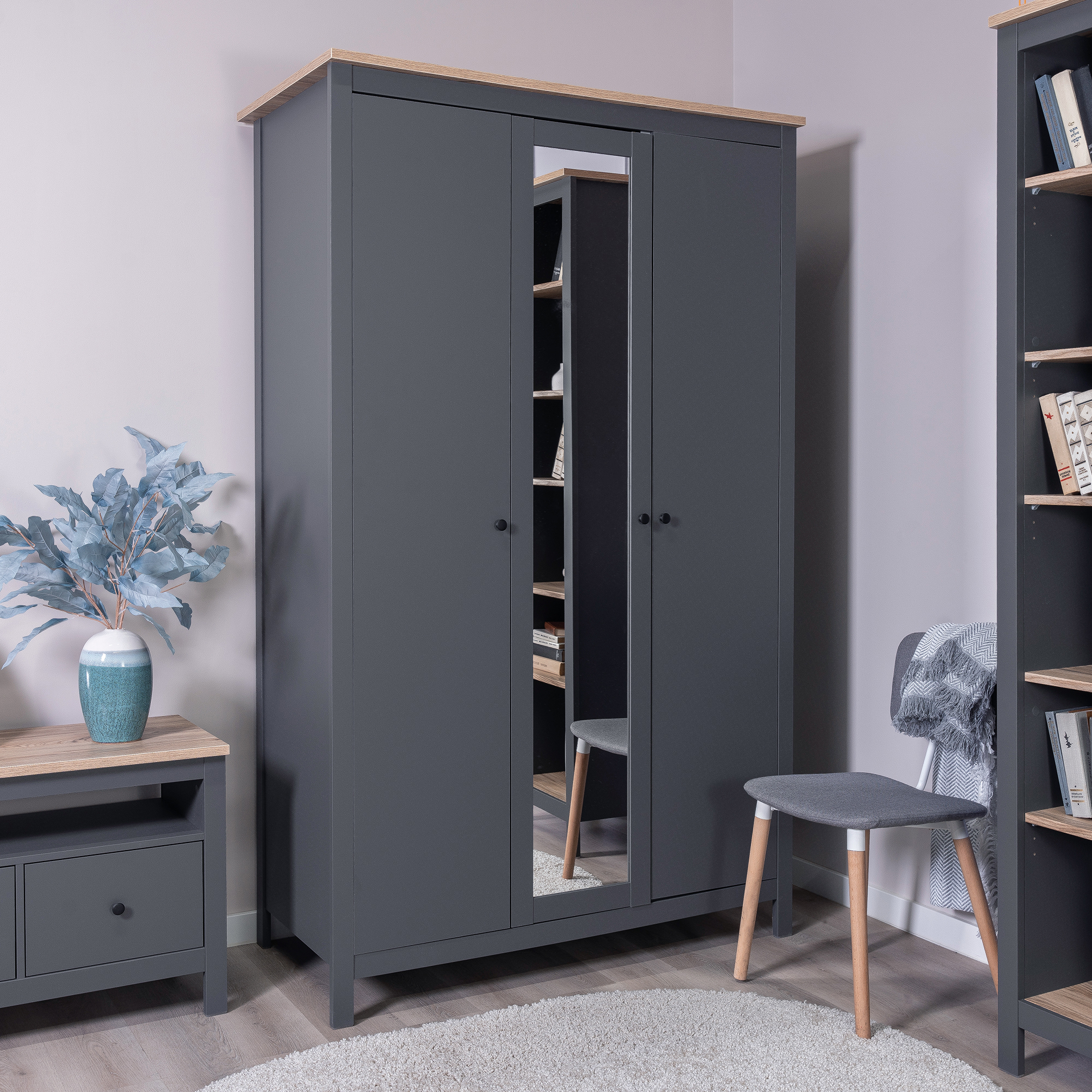 Изображение товара Шкаф распашной Гуд Лакк САГА 3 двери с зеркалом серый 132x215.5x64.6 см