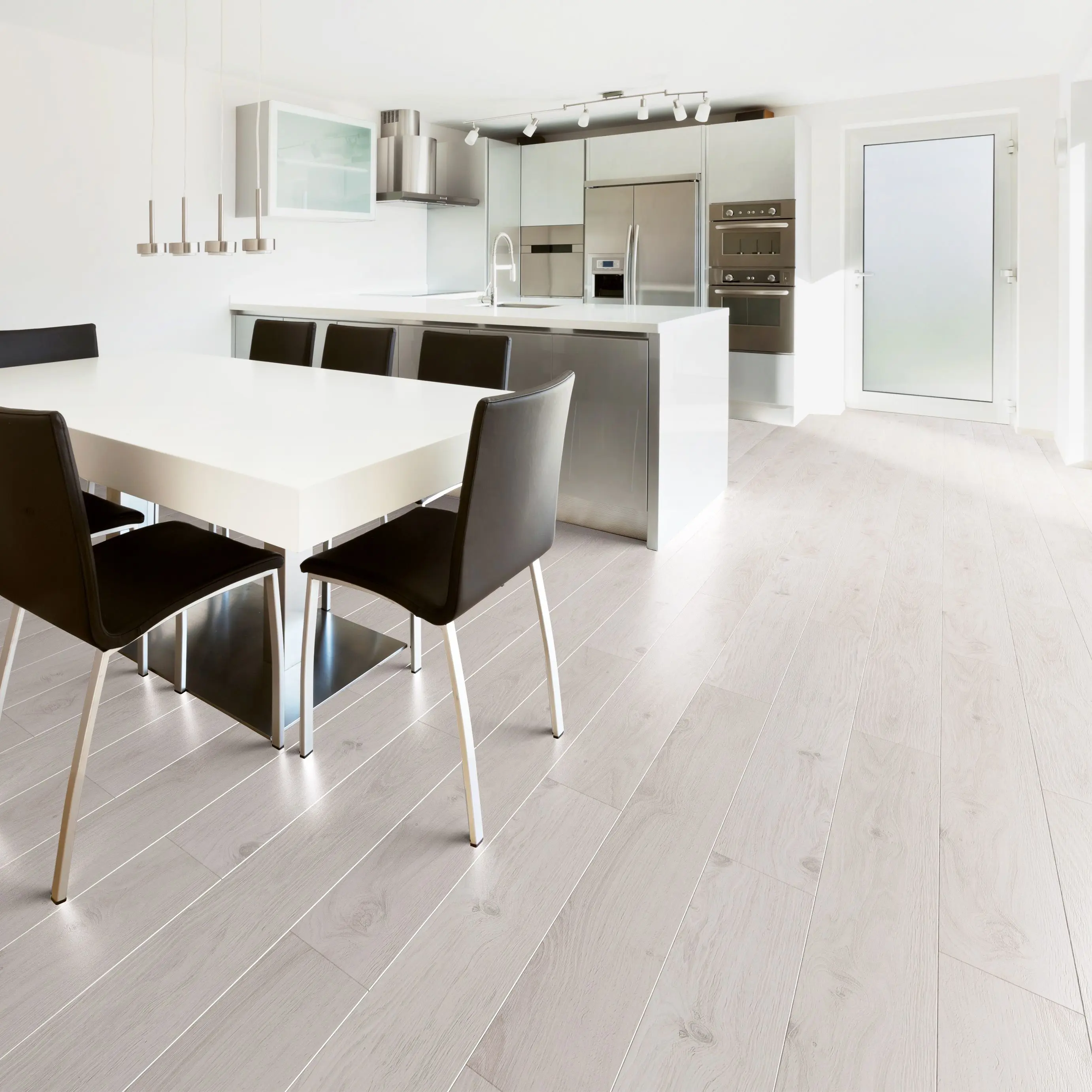 Ламинат «Гамбург» водостойкость 48 часов 33 класс толщина 10 мм с фаской 1.624 м²