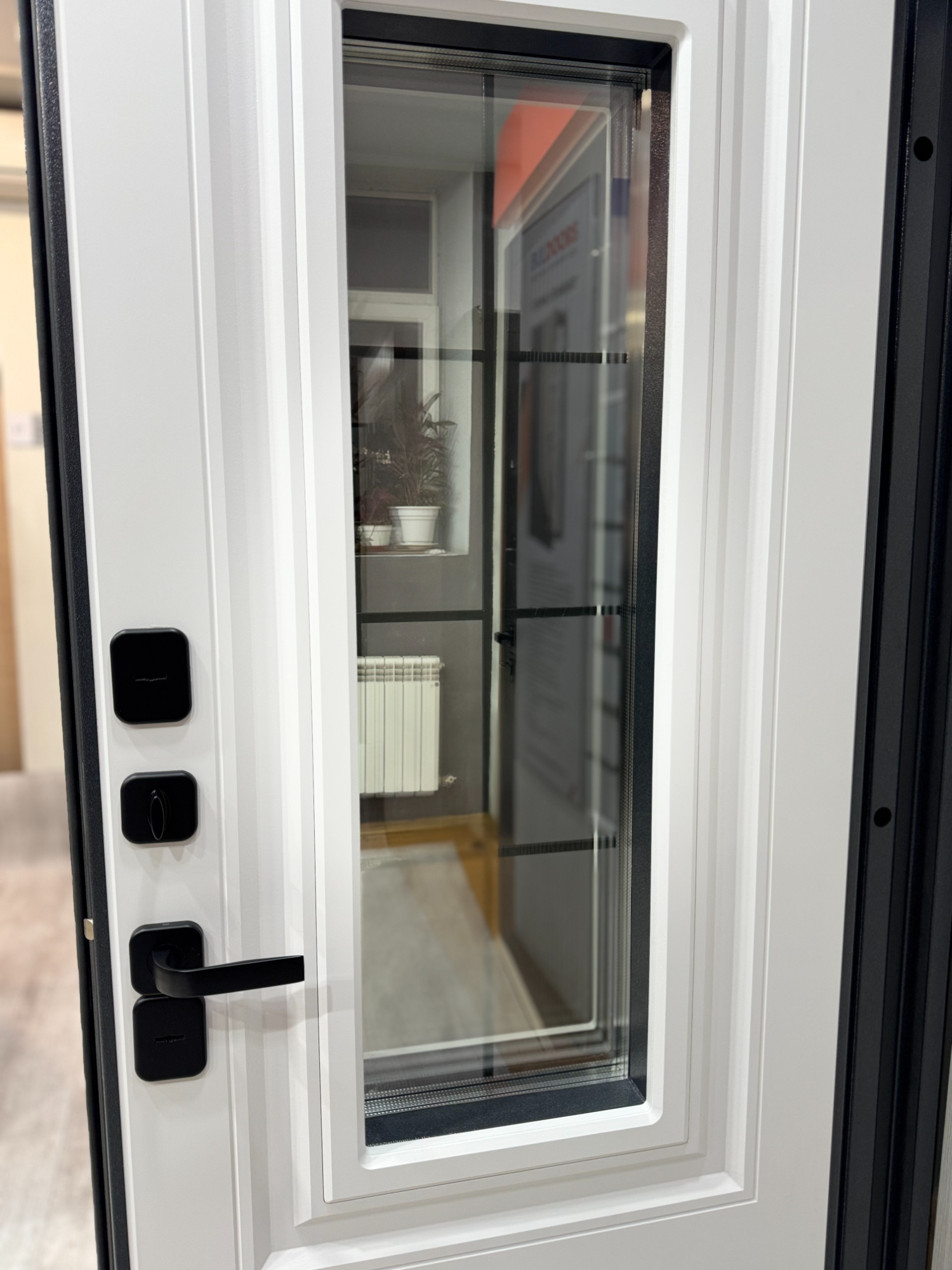 Изображение товара Входная дверь BULDOORS HomeGlass2 Mini Termo Правый, графит/белый матовый