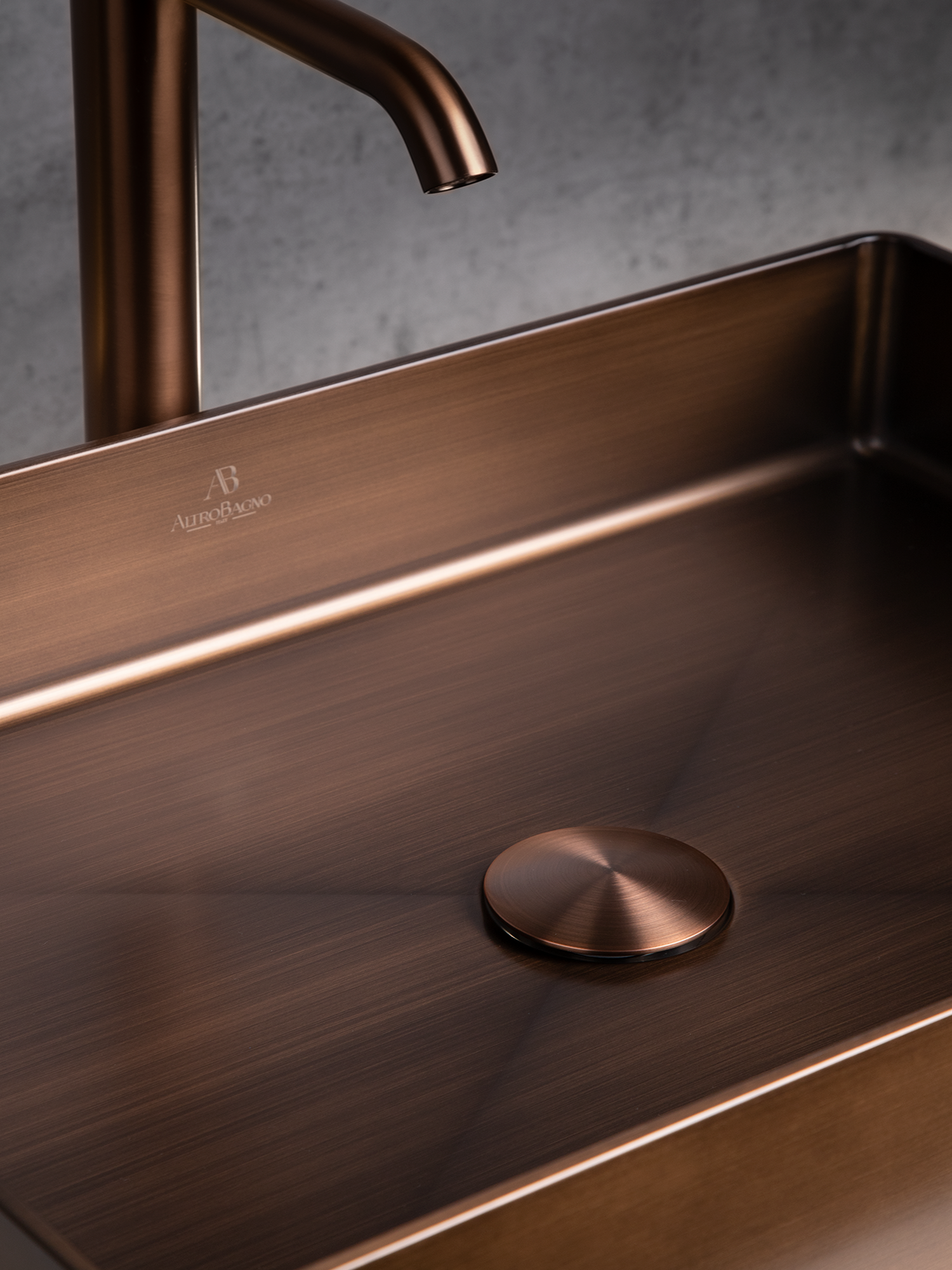 Изображение товара Раковина накладная Altrobagno Astro 51.4см цвет состаренная бронза