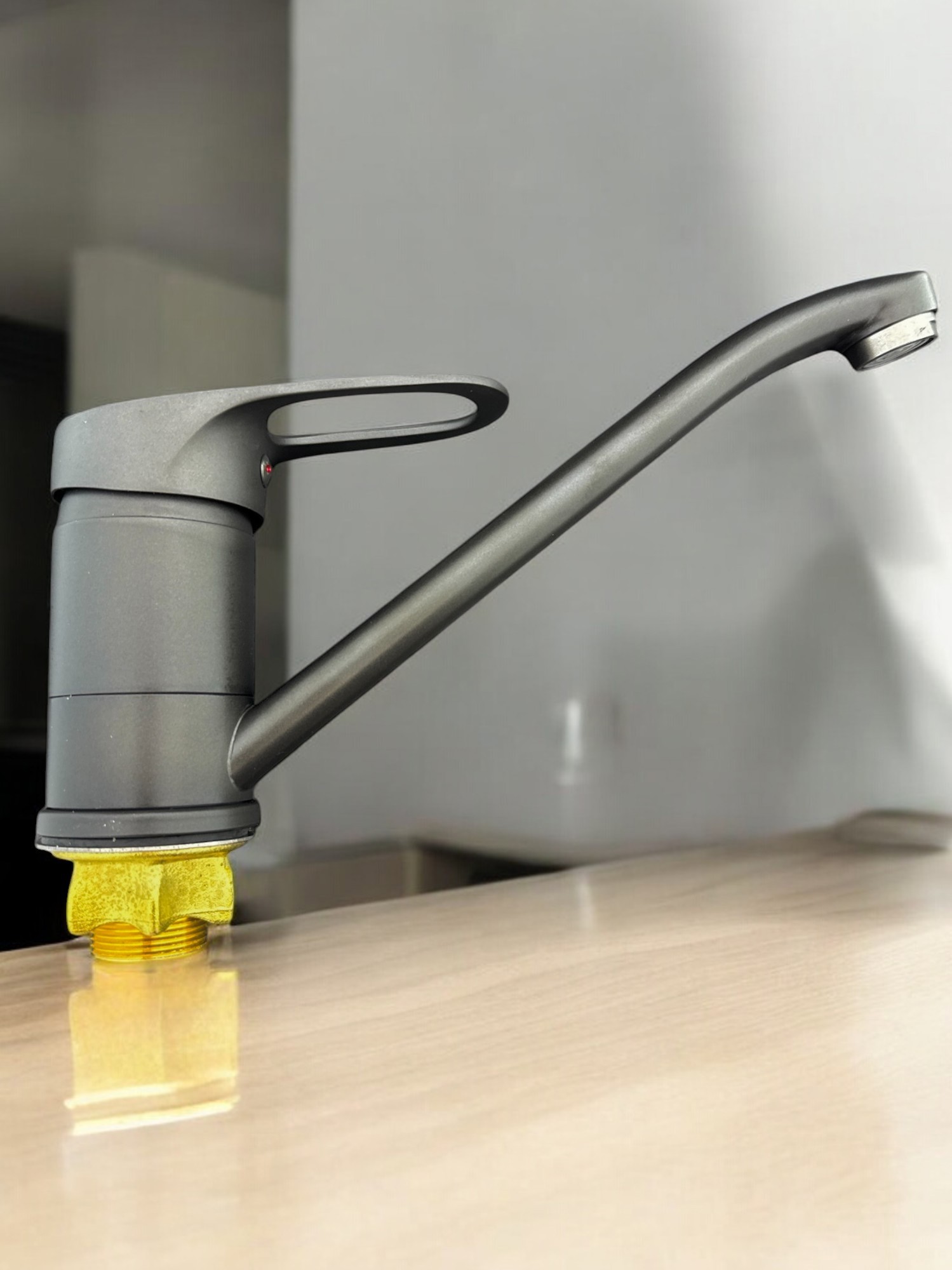 Изображение товара Смеситель для кухни ALoute поворотный излив 10 см черный