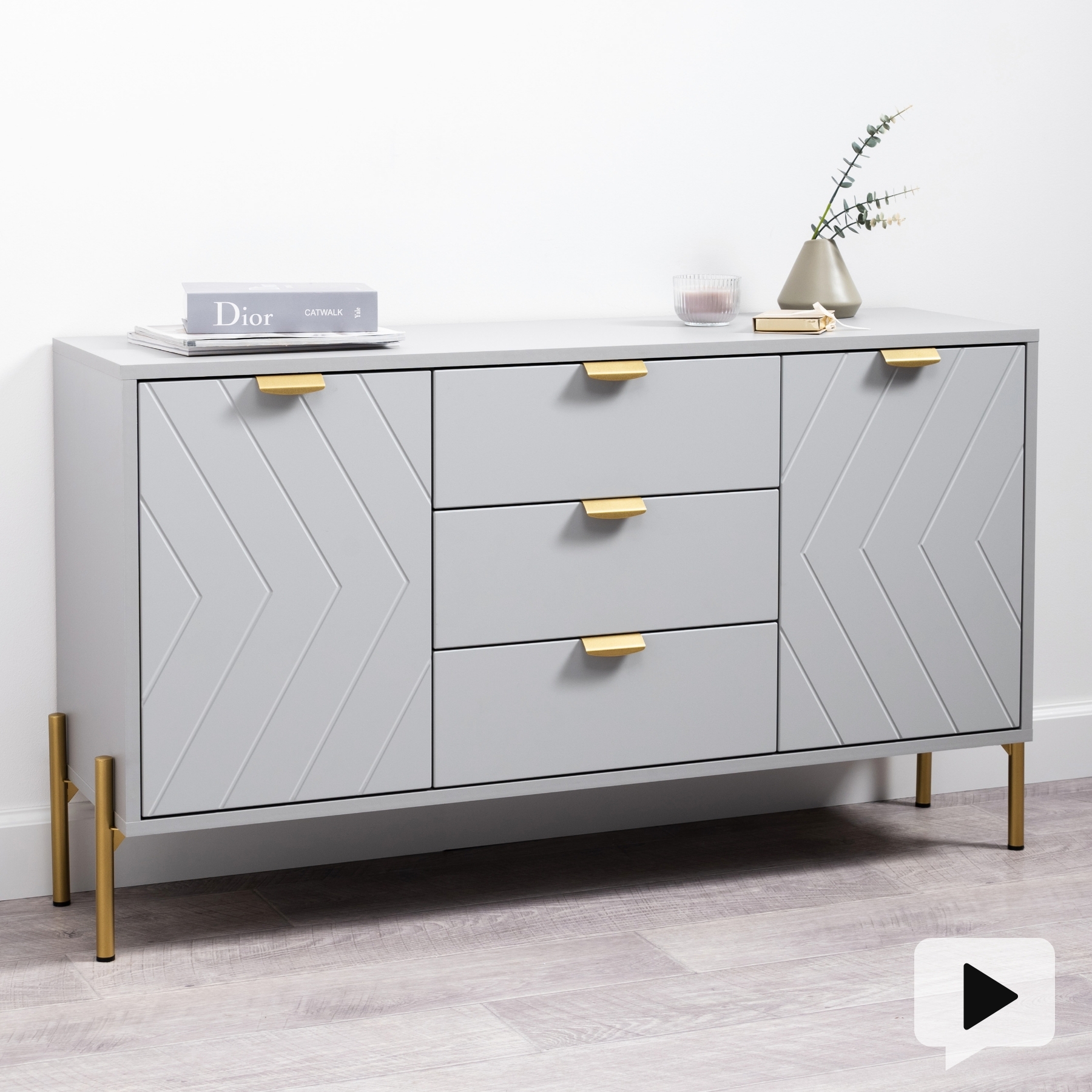 Изображение товара Стильный комод Венеция 16.229.01 из ЛДСП для спальни и гостиной