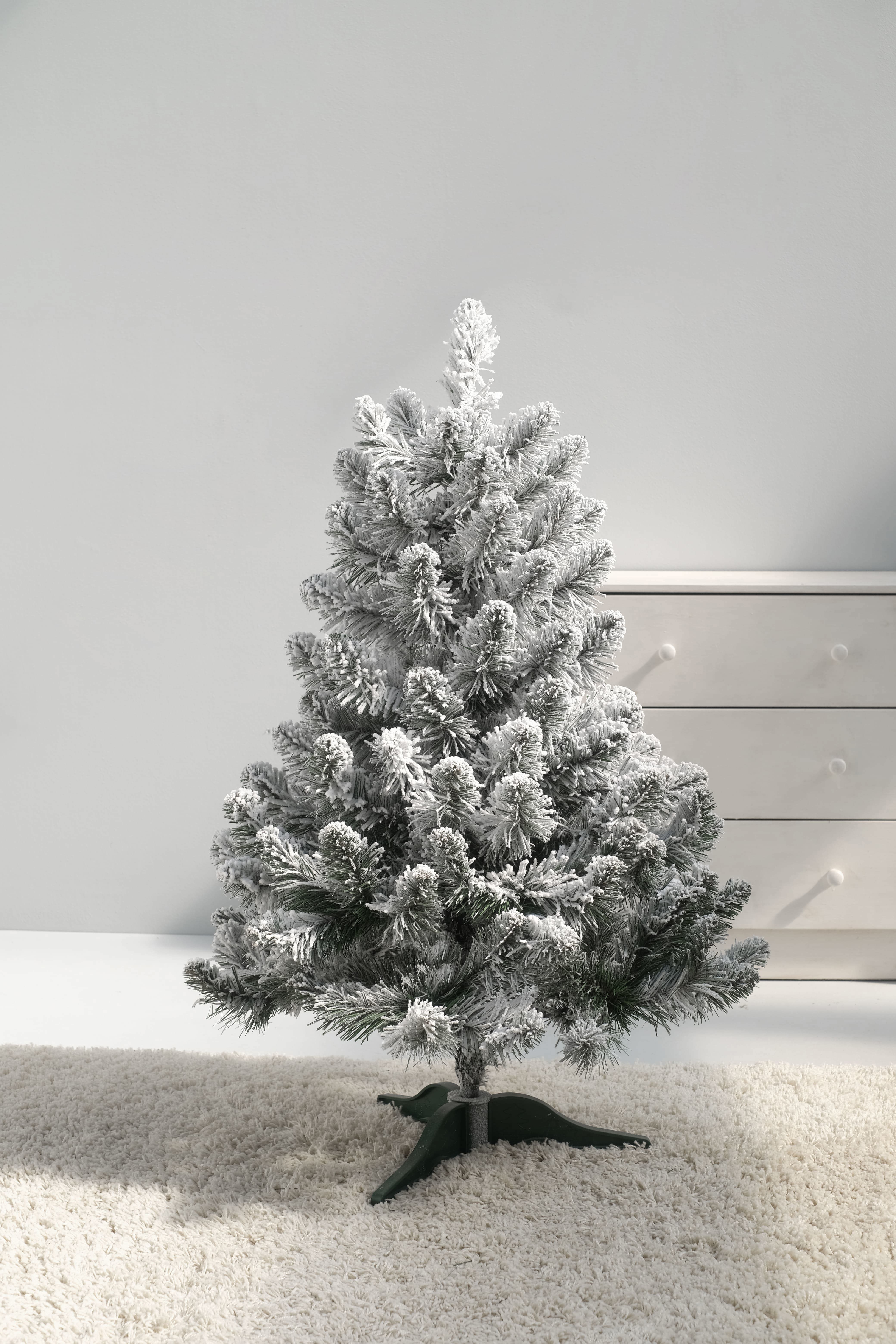 Изображение товара Искусственная елка Merry green Калипсо заснеженная 110 см для новогоднего декора