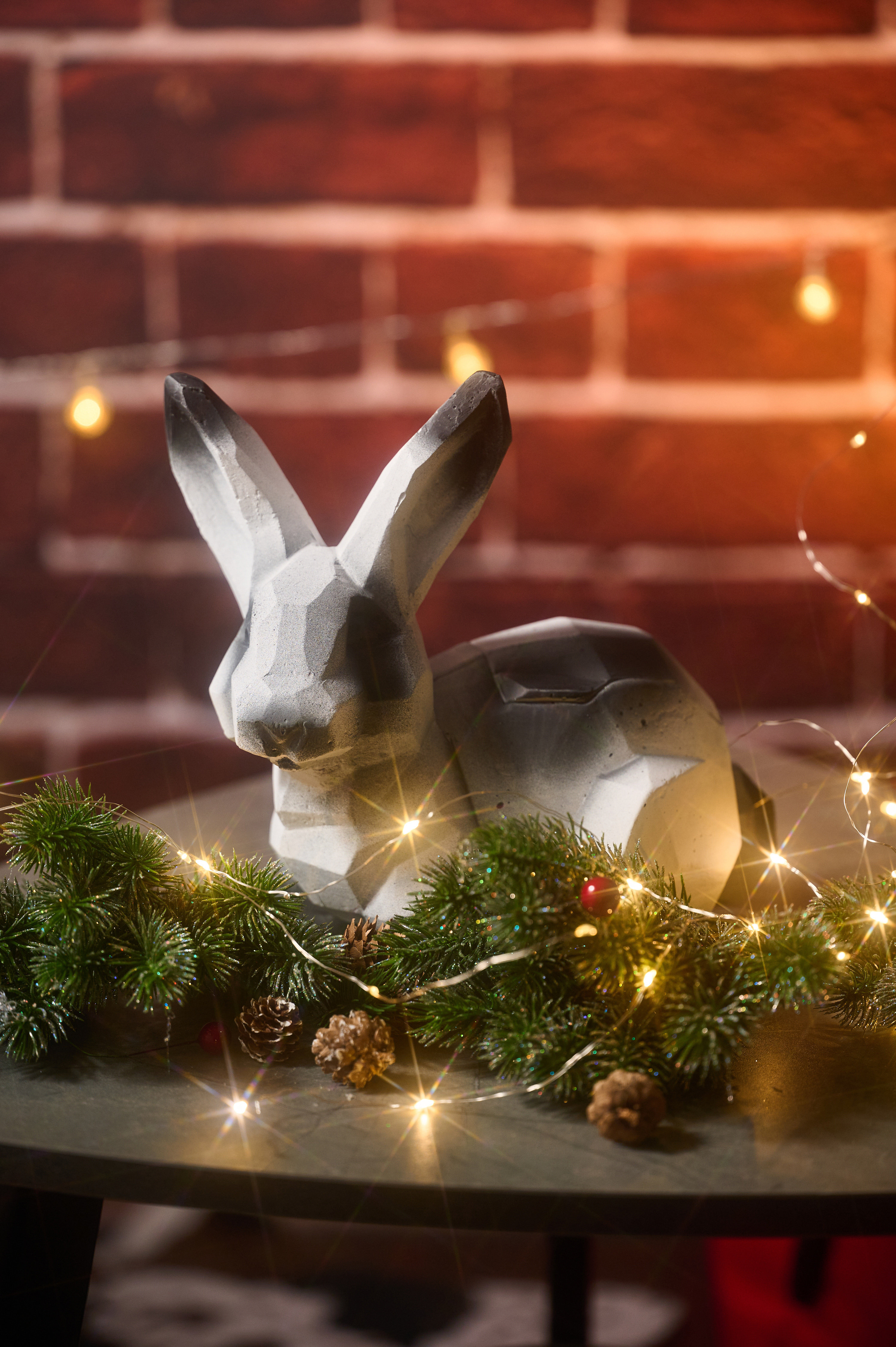 Изображение товара Биокамин настольный Ognivdom Кролик 2023 черно-белый декор для уюта