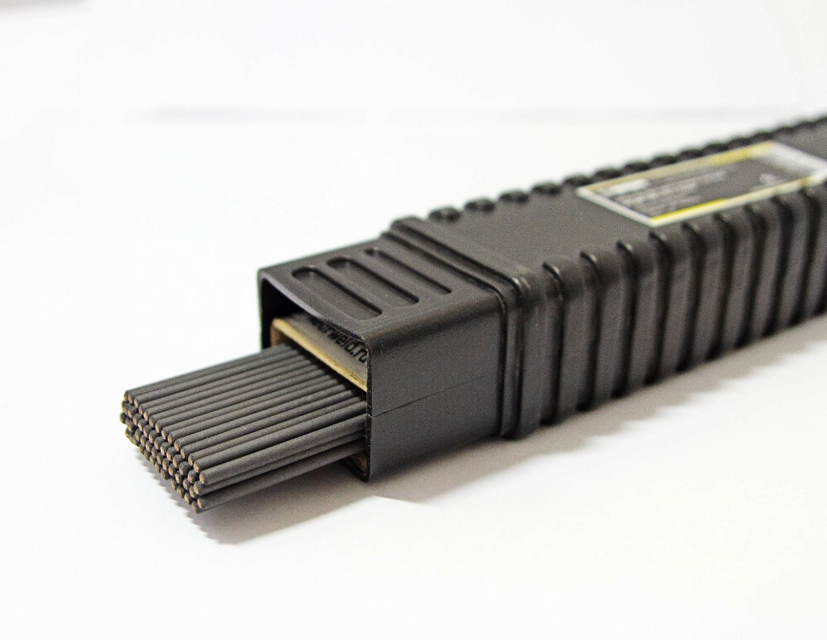 Изображение товара Электрод сварочный Кедр 8025023 3.2 мм 1 кг Изображение товара Электрод сварочный Кедр 8025023 3.2 мм 1 кг