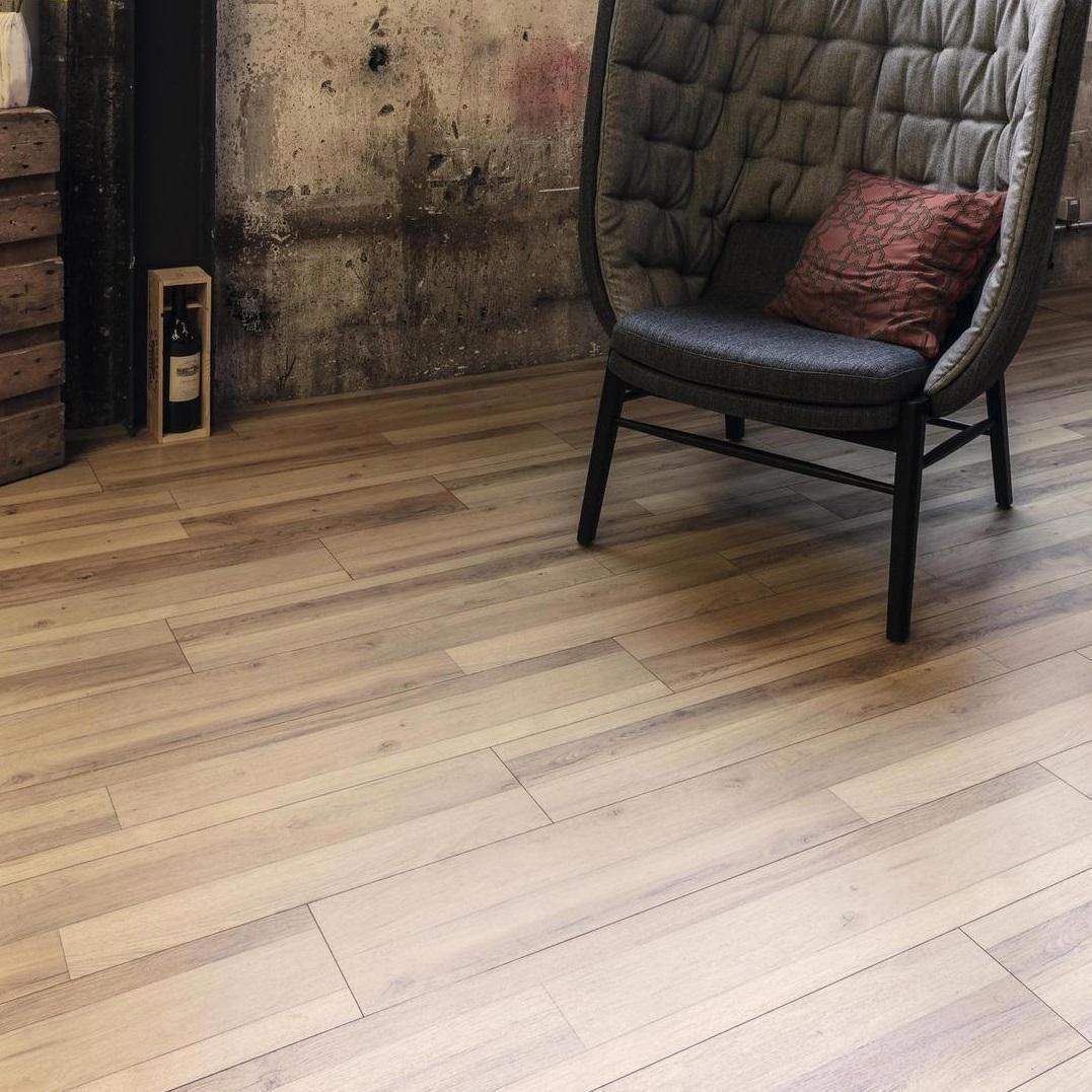 Изображение товара Ламинат Kaindl Дуб Многополосный 33 класс 8 мм с фаской 2.40 м²