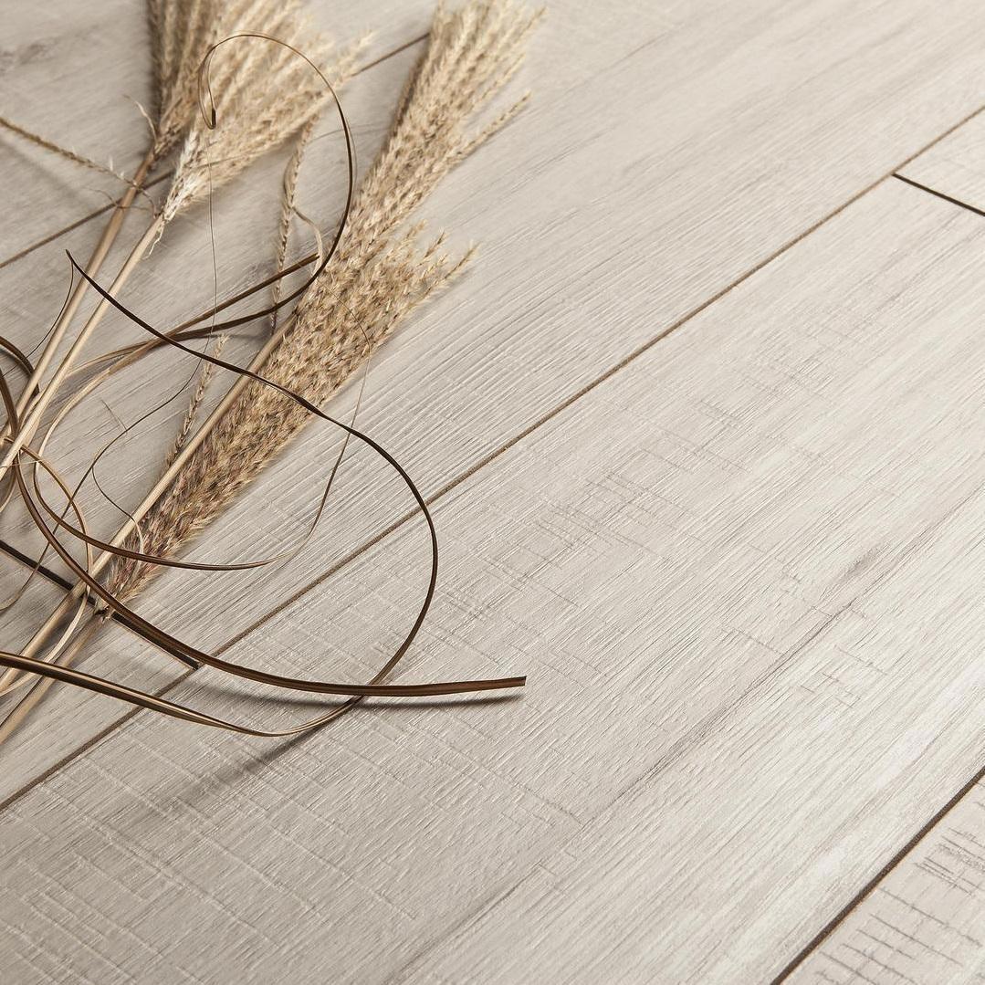 Изображение товара Ламинат Kaindl Хикори Фресно 33 класс 8 мм с фаской для домашнего интерьера