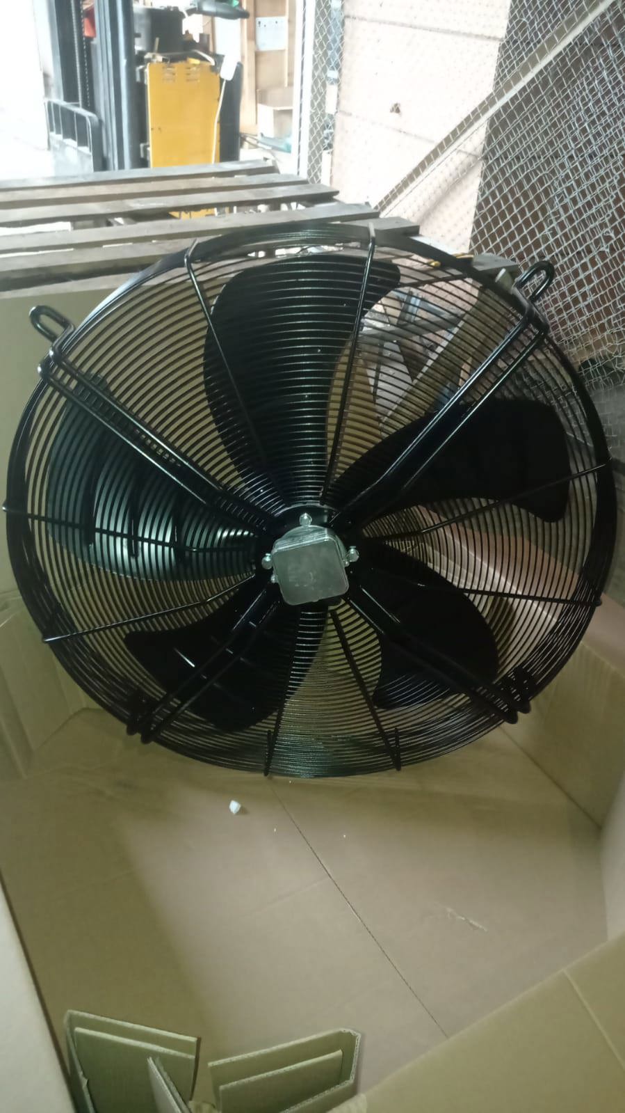 Изображение товара Вентилятор осевой MAER YSWF127L80P6-1075N-900S 900 мм, 77 дБ, IP54 Изображение товара Вентилятор осевой MAER YSWF127L80P6-1075N-900S 900 мм, 77 дБ, IP54