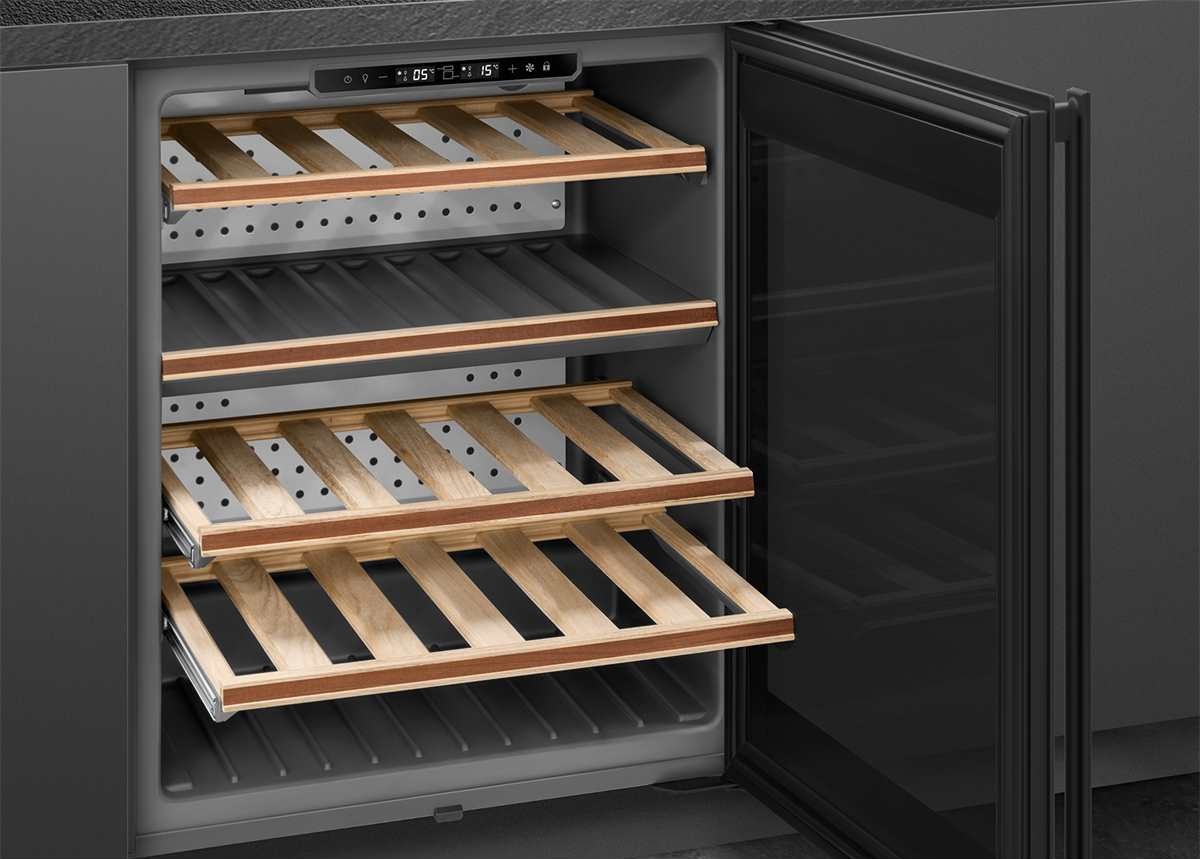 Изображение товара Винный шкаф Smeg 59.5х82.5х56.6 см 38 бутылок цвет черный